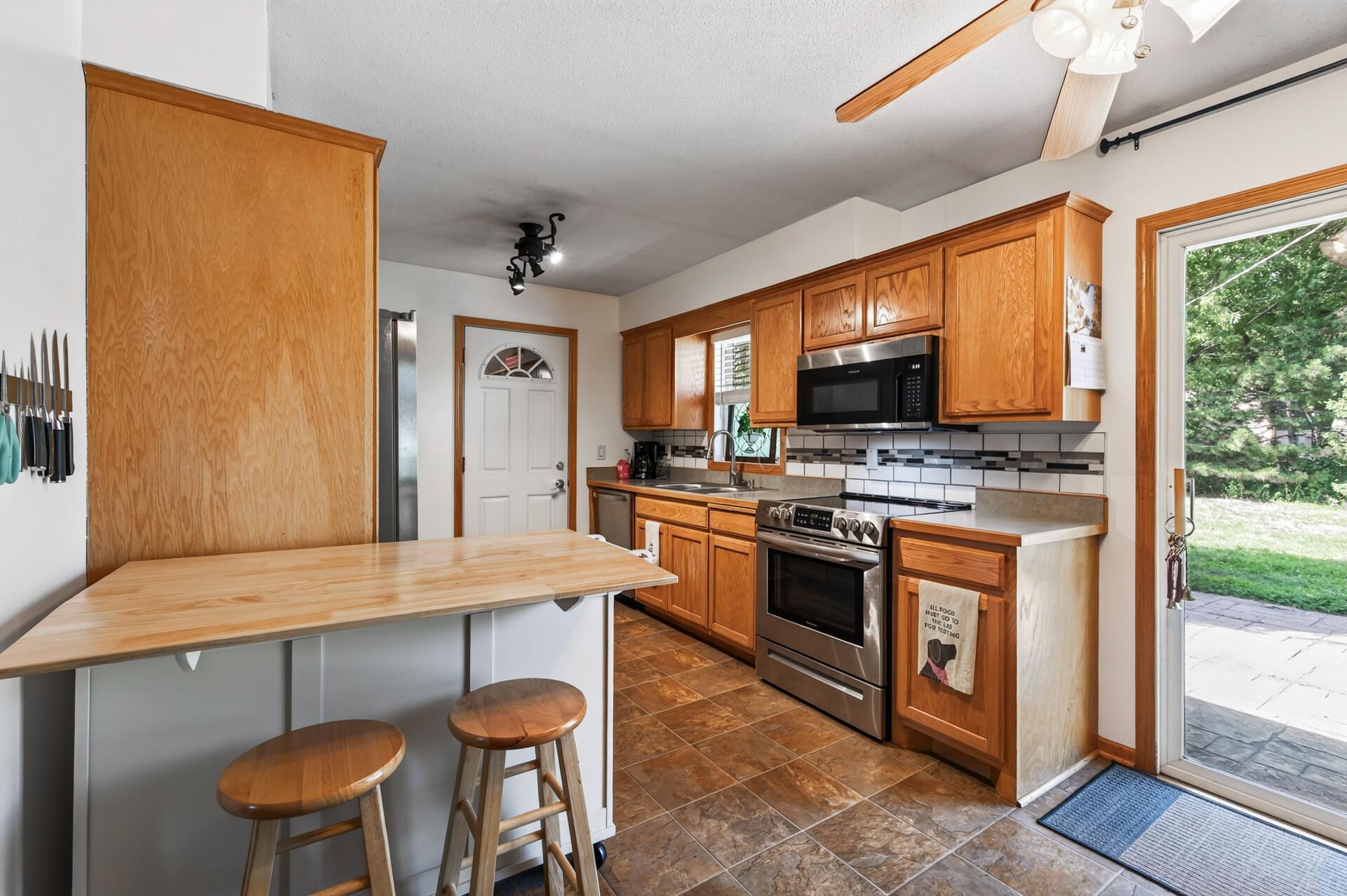 View of Residential at 958 Cortland Drive, Apple Valley MN 55124, Apple Valley (11 of 42) - Mike Wilen | Minnesota Team Real Estate