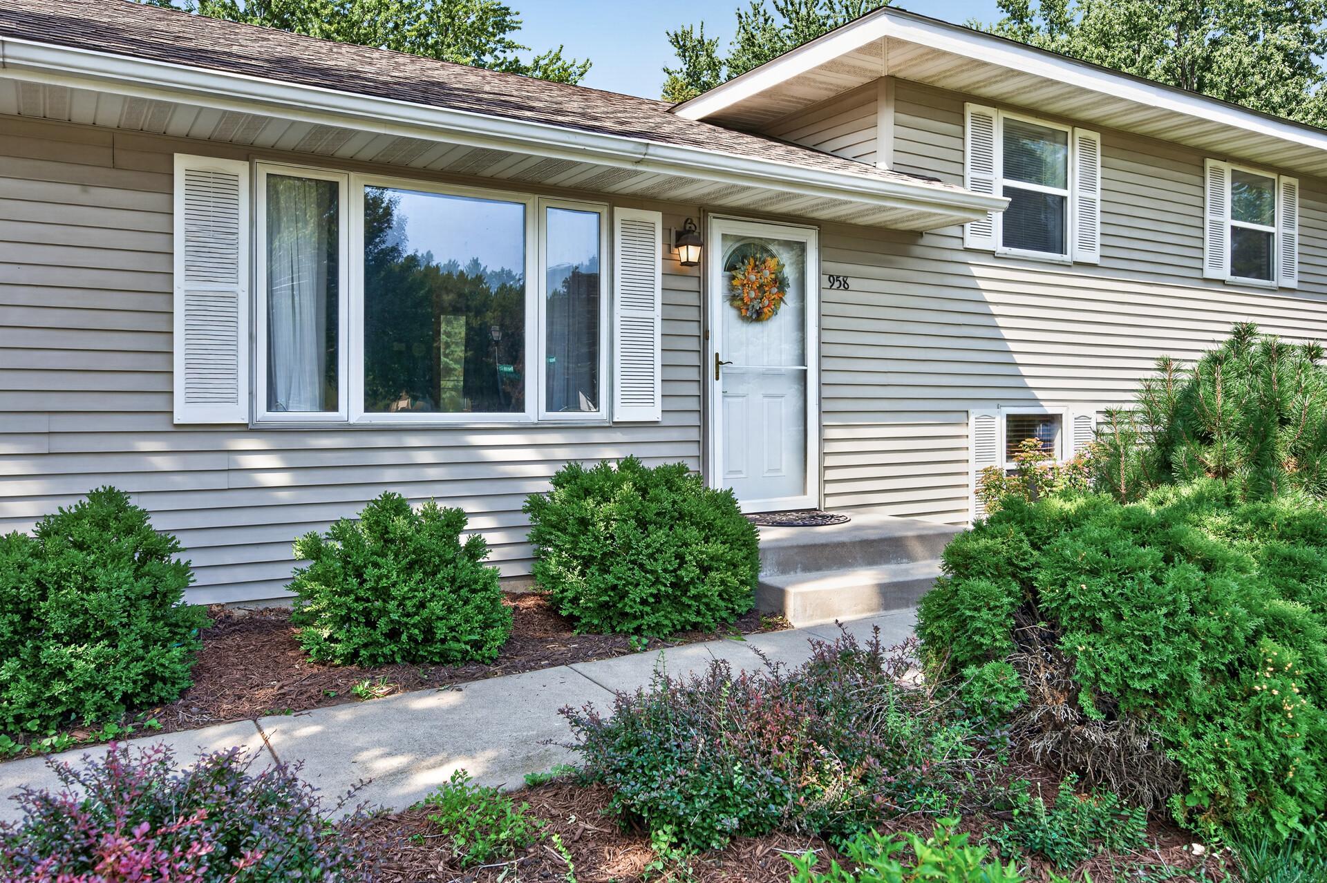 View of Residential at 958 Cortland Drive, Apple Valley MN 55124, Apple Valley (4 of 42) - Mike Wilen | Minnesota Team Real Estate