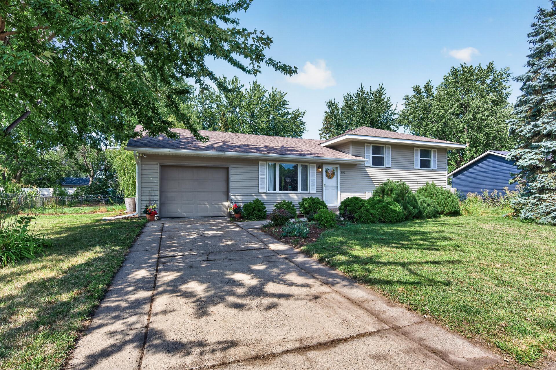 View of Residential at 958 Cortland Drive, Apple Valley MN 55124, Apple Valley (3 of 42) - Mike Wilen | Minnesota Team Real Estate