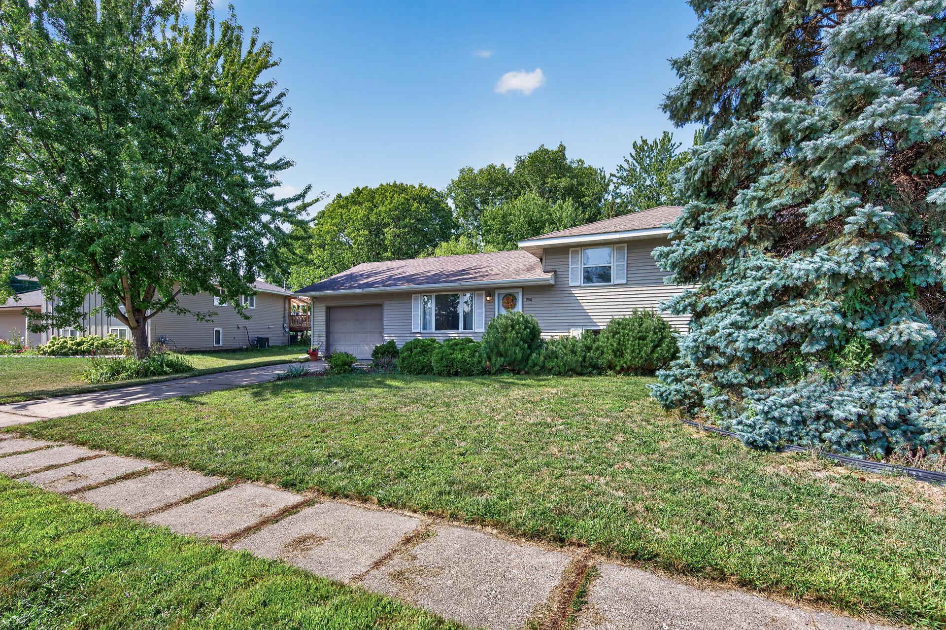 View of Residential at 958 Cortland Drive, Apple Valley MN 55124, Apple Valley (2 of 42) - Mike Wilen | Minnesota Team Real Estate