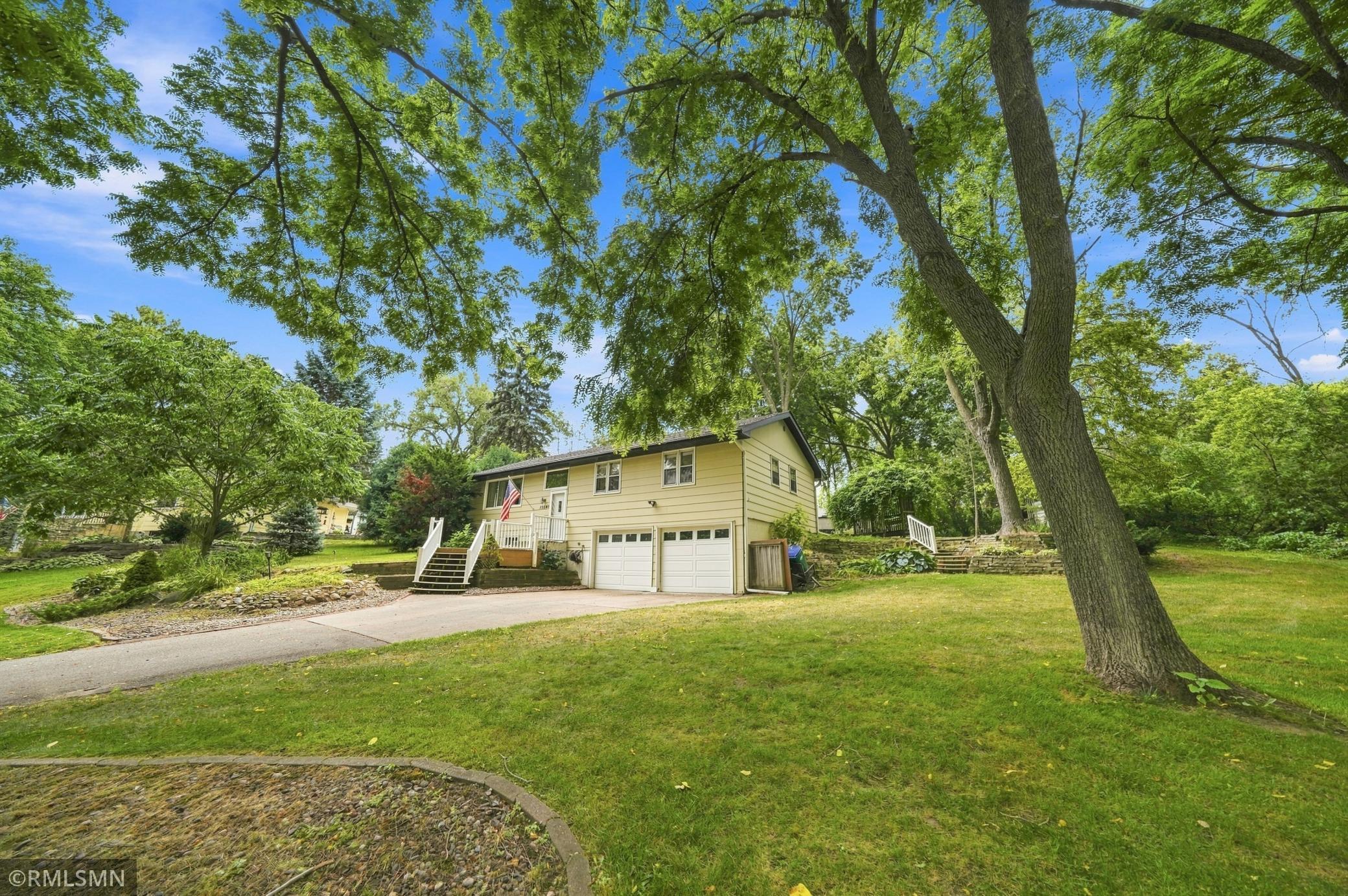 View of Residential at 13240 Dahlgren Road, Minnetonka MN 55305, Minnetonka (44 of 57) - Mike Wilen | Minnesota Team Real Estate