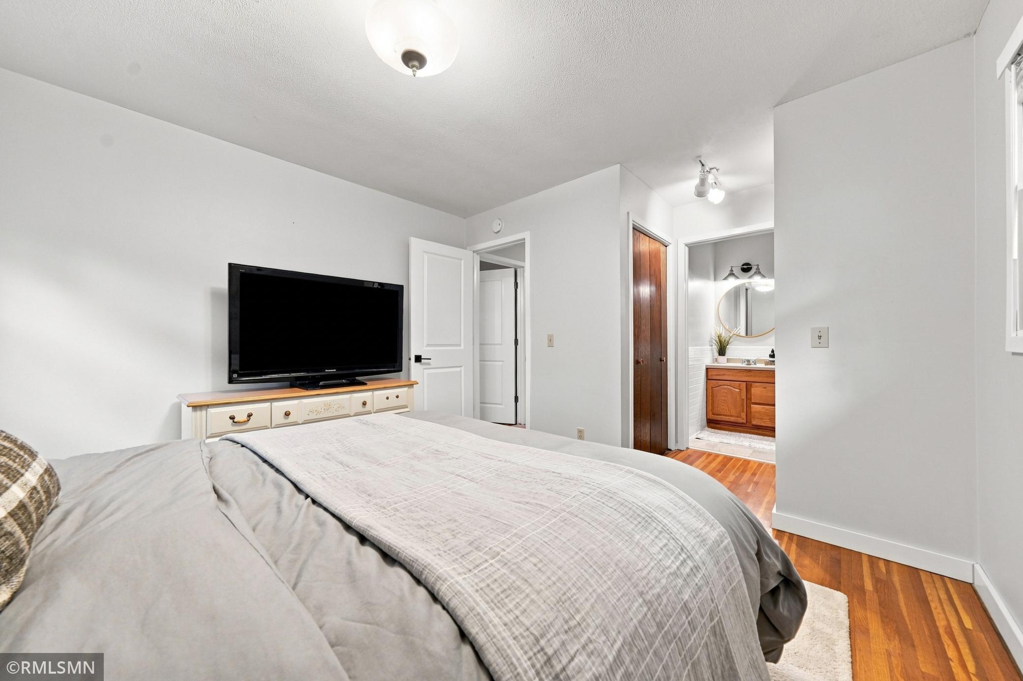 View of Residential at 13240 Dahlgren Road, Minnetonka MN 55305, Minnetonka (21 of 57) - Mike Wilen | Minnesota Team Real Estate