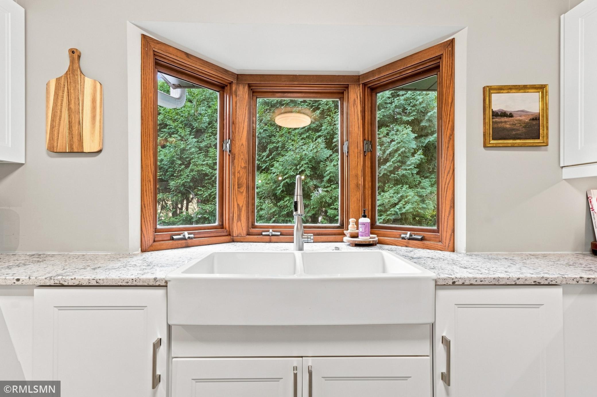 View of Residential at 13240 Dahlgren Road, Minnetonka MN 55305, Minnetonka (12 of 57) - Mike Wilen | Minnesota Team Real Estate