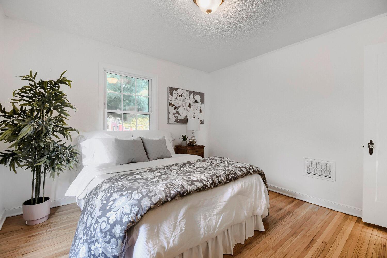 View of Residential at 4144 Salem Avenue, Saint Louis Park MN 55416, Saint Louis Park (14 of 27) - Mike Wilen | Minnesota Team Real Estate