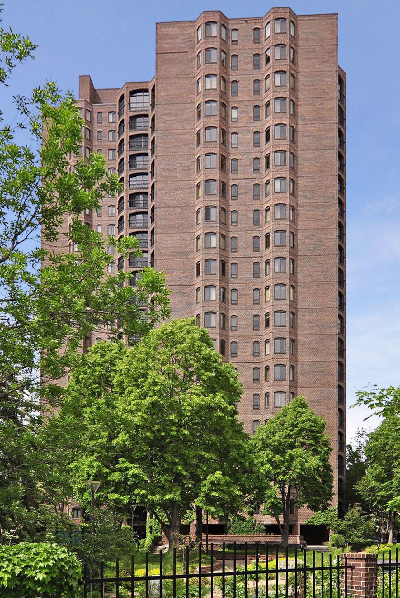 View of Residential at 1235 Yale Place #709, Minneapolis MN 55403, Minneapolis (62 of 67) - Mike Wilen | Minnesota Team Real Estate
