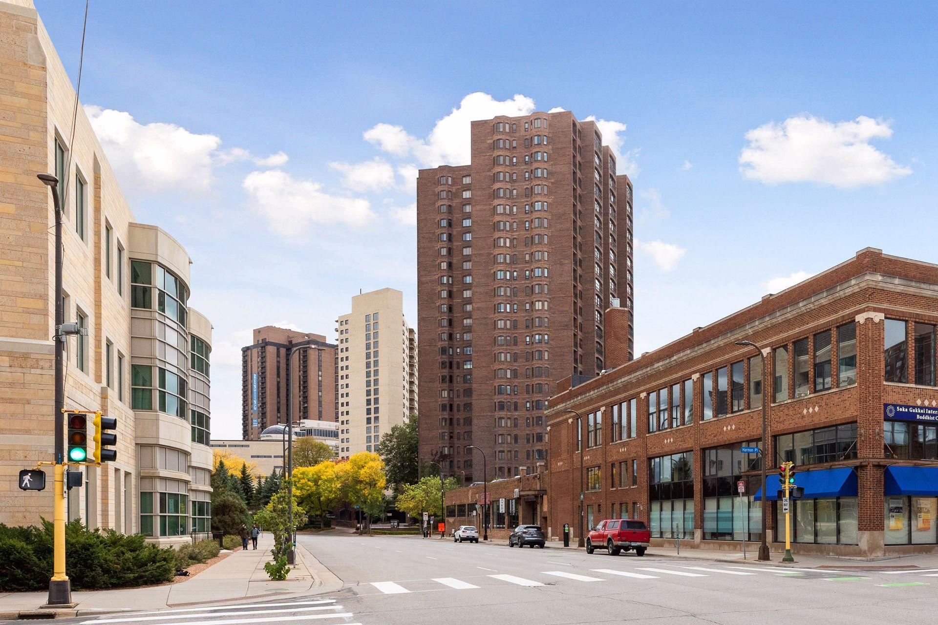 View of Residential at 1235 Yale Place #709, Minneapolis MN 55403, Minneapolis (61 of 67) - Mike Wilen | Minnesota Team Real Estate