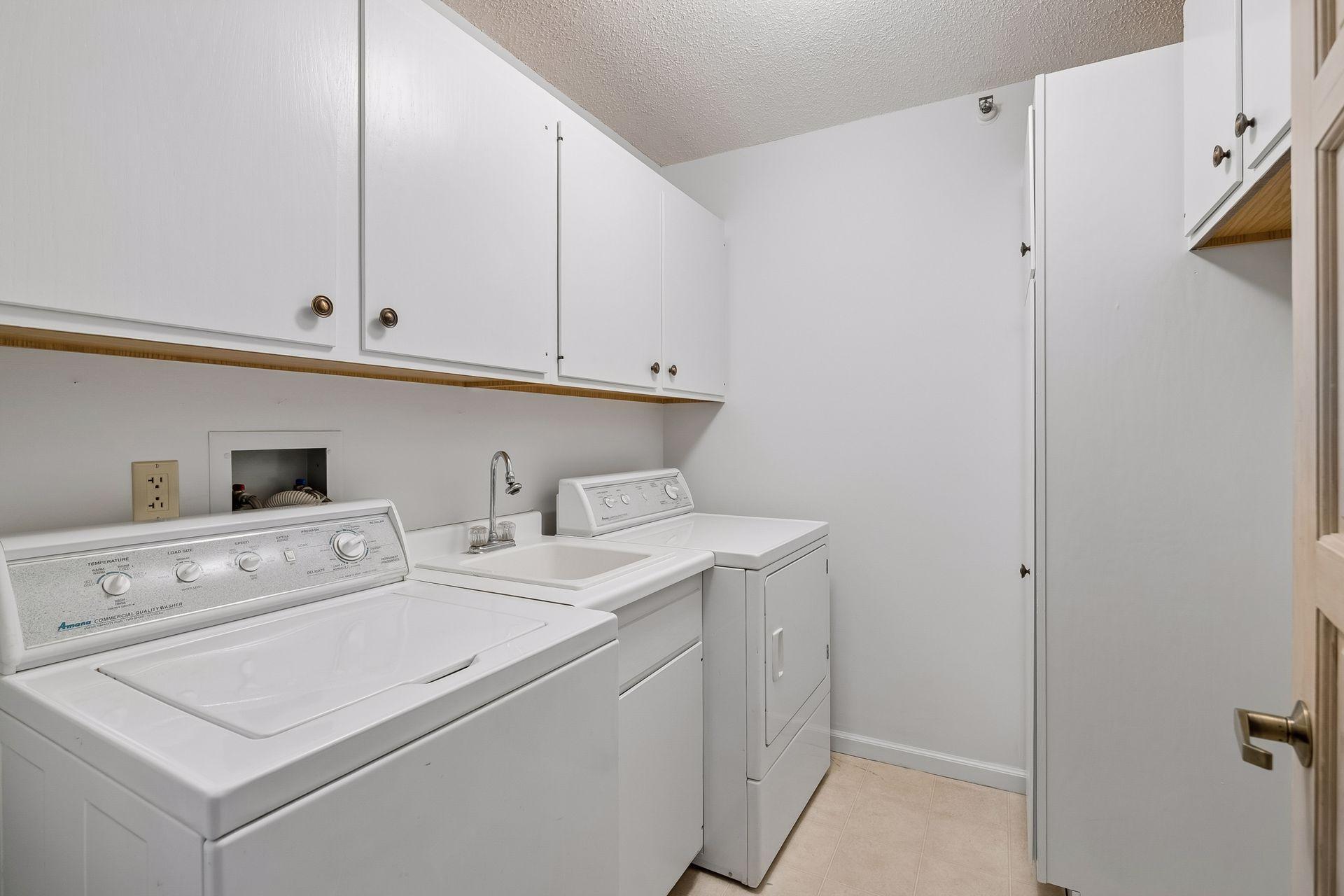 View of Residential at 1235 Yale Place #709, Minneapolis MN 55403, Minneapolis (24 of 67) - Mike Wilen | Minnesota Team Real Estate