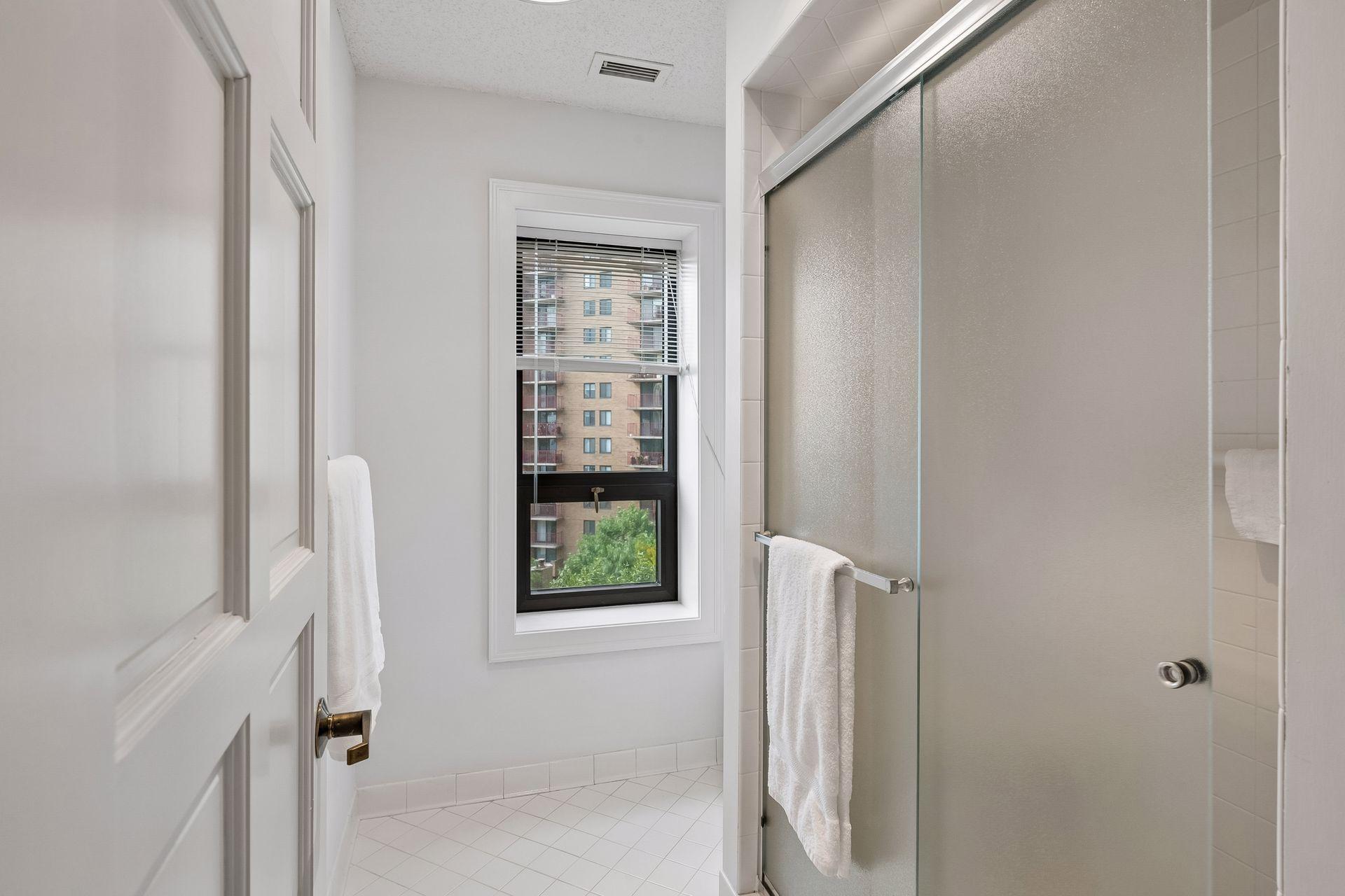 View of Residential at 1235 Yale Place #709, Minneapolis MN 55403, Minneapolis (20 of 67) - Mike Wilen | Minnesota Team Real Estate