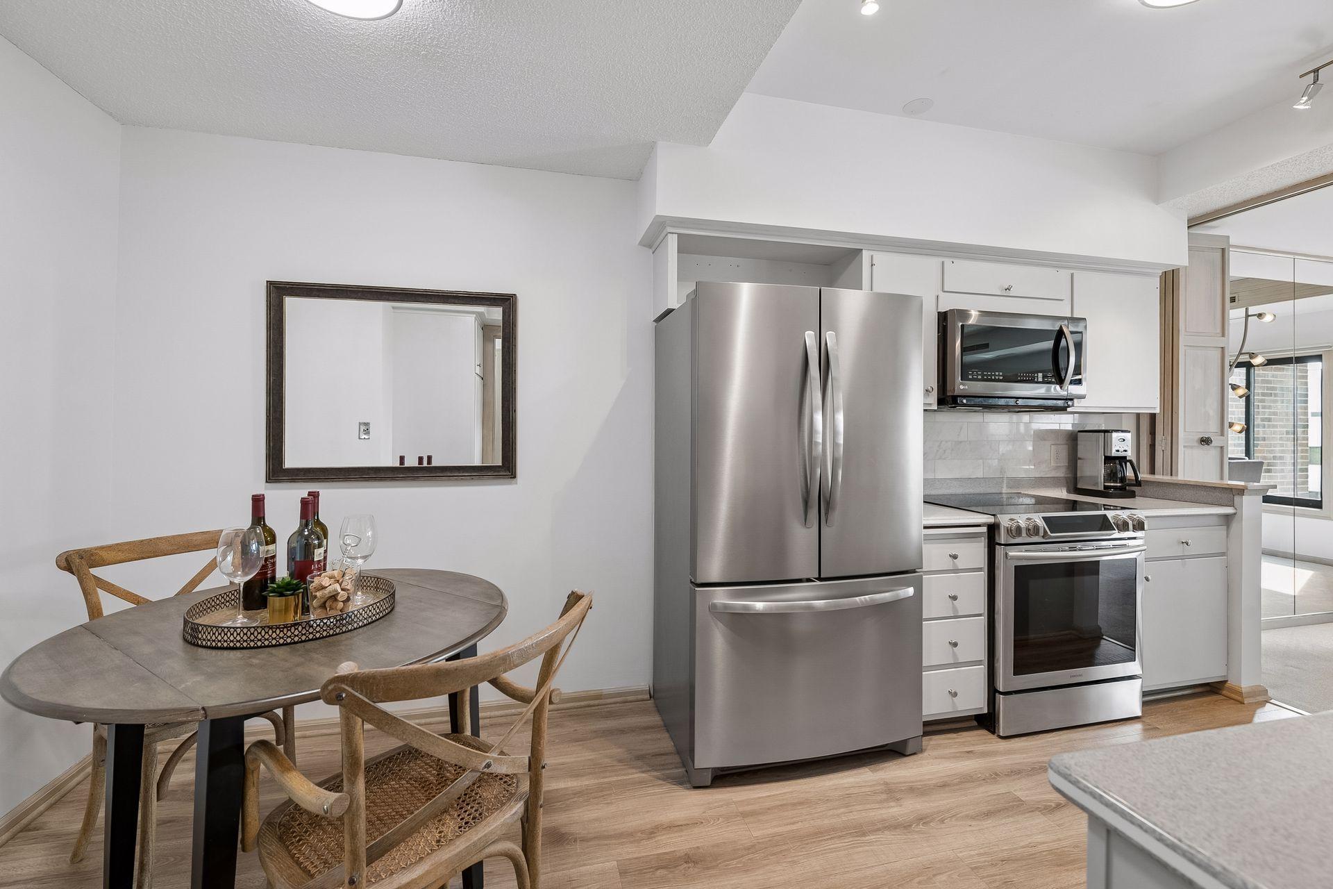 View of Residential at 1235 Yale Place #709, Minneapolis MN 55403, Minneapolis (12 of 67) - Mike Wilen | Minnesota Team Real Estate