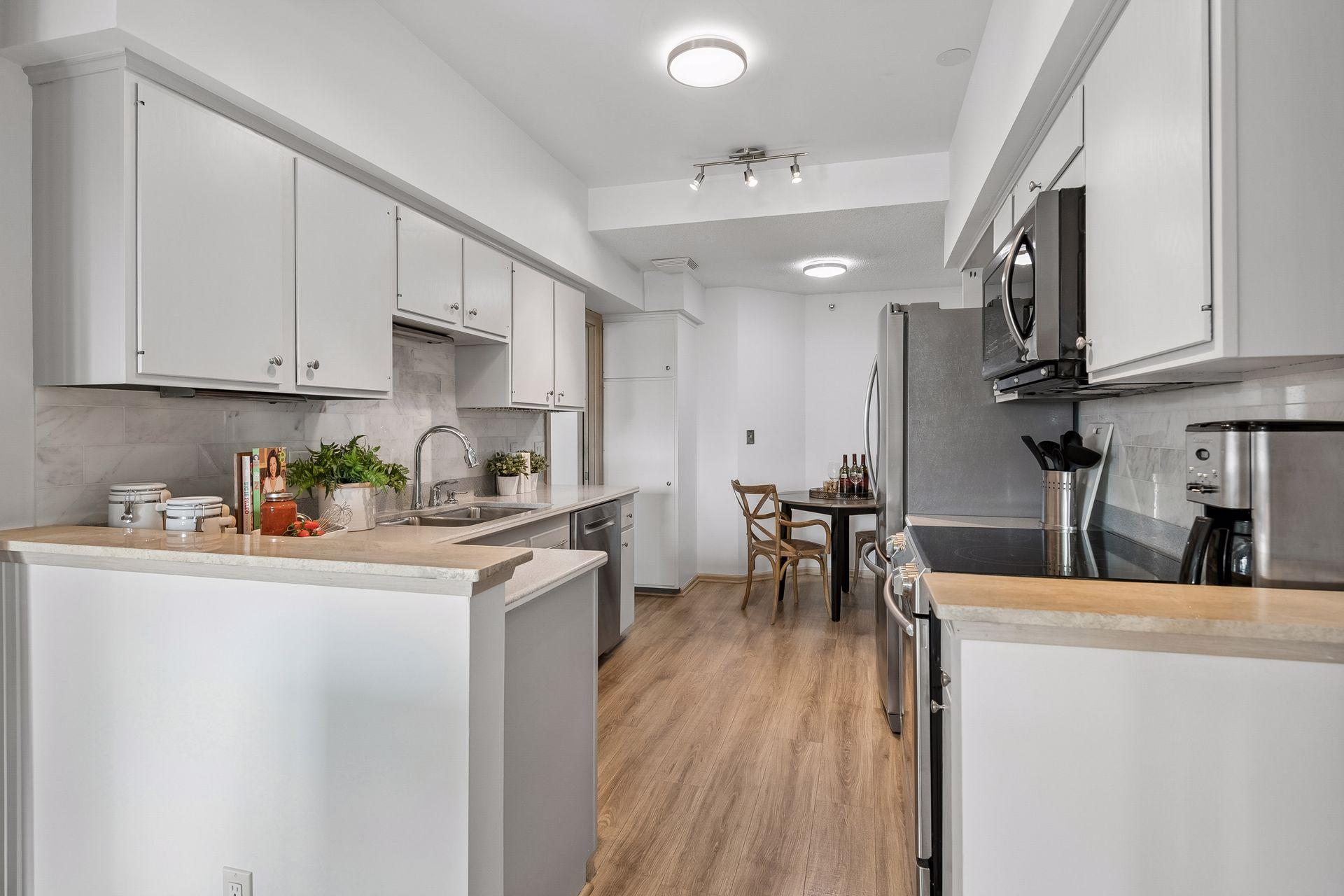View of Residential at 1235 Yale Place #709, Minneapolis MN 55403, Minneapolis (9 of 67) - Mike Wilen | Minnesota Team Real Estate