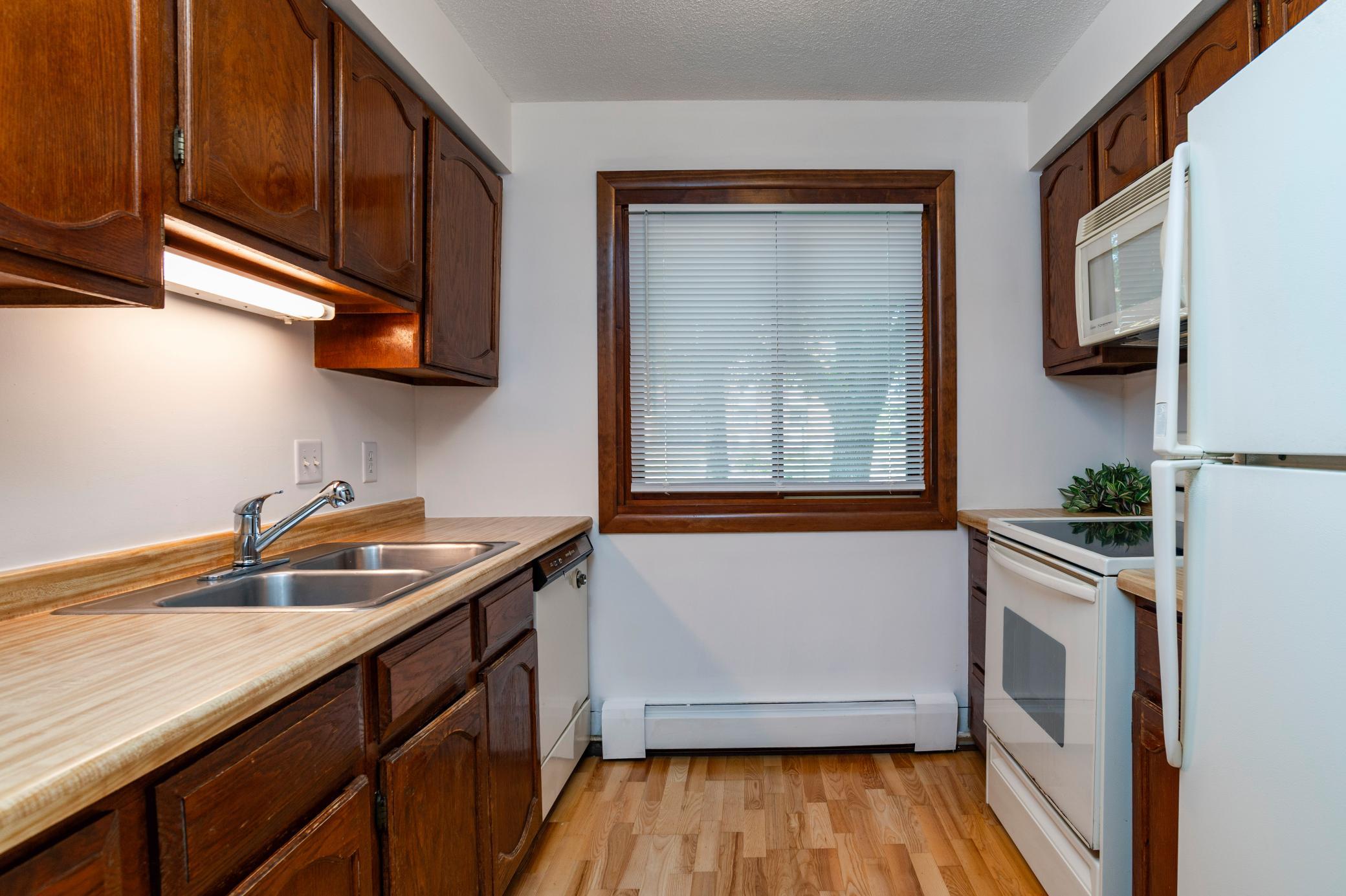 View of Residential at 2670 Oxford Street #204, Roseville MN 55113, Roseville (14 of 29) - Mike Wilen | Minnesota Team Real Estate