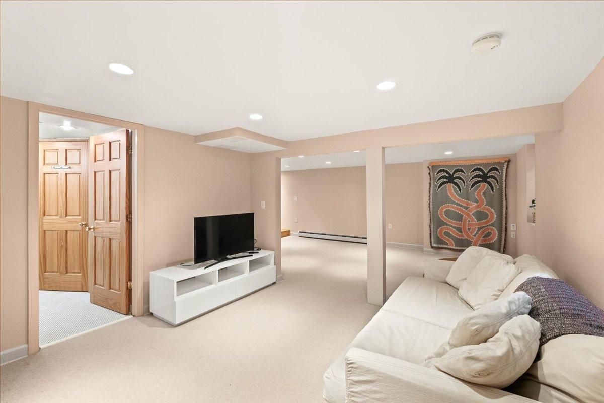 View of Residential at 1284 Juno Avenue, Saint Paul MN 55116, Saint Paul (23 of 29) - Mike Wilen | Minnesota Team Real Estate