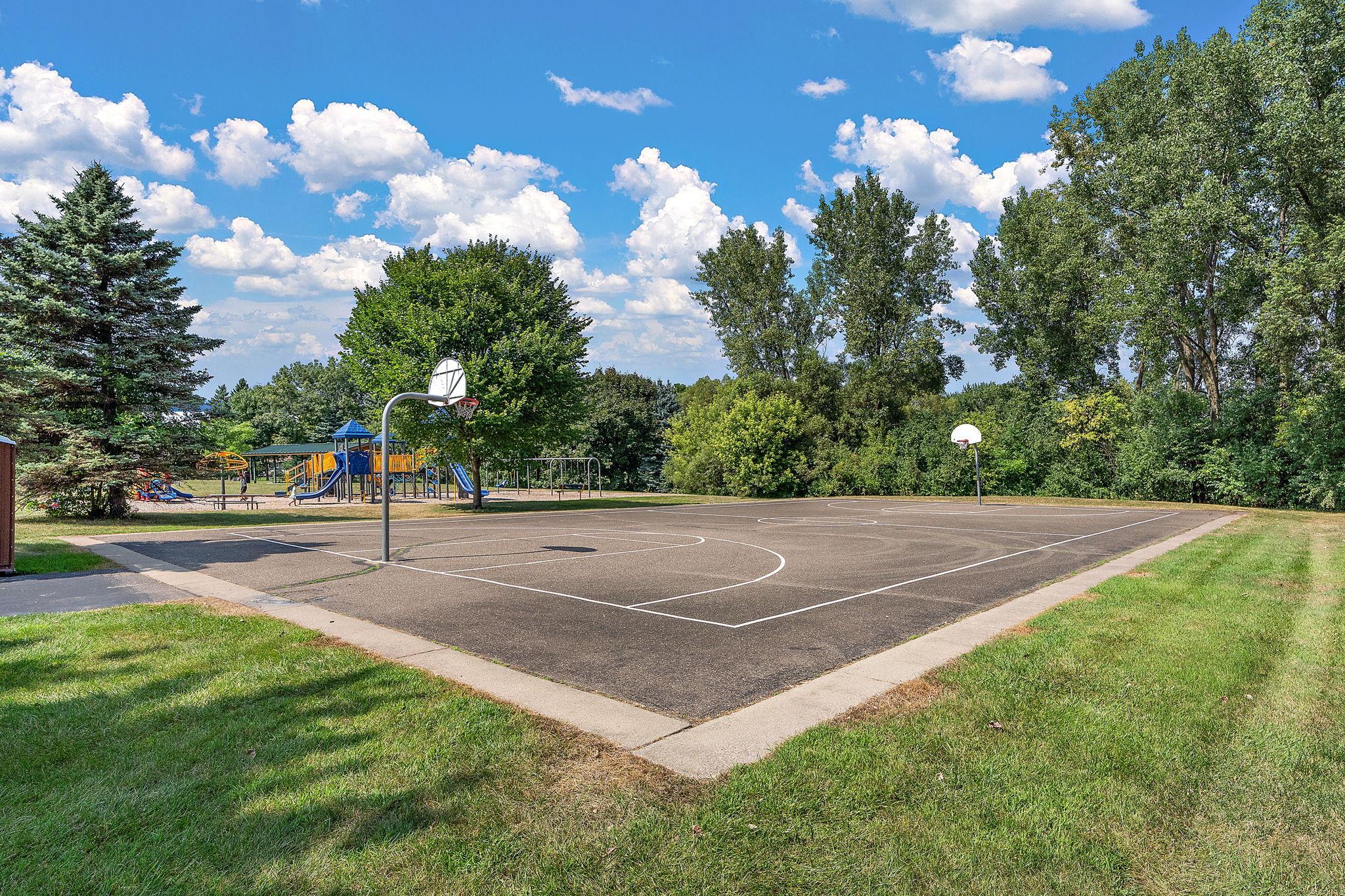 View of Residential at 1694 Hinton Trail, Oakdale MN 55128, Oakdale (41 of 42) - Mike Wilen | Minnesota Team Real Estate