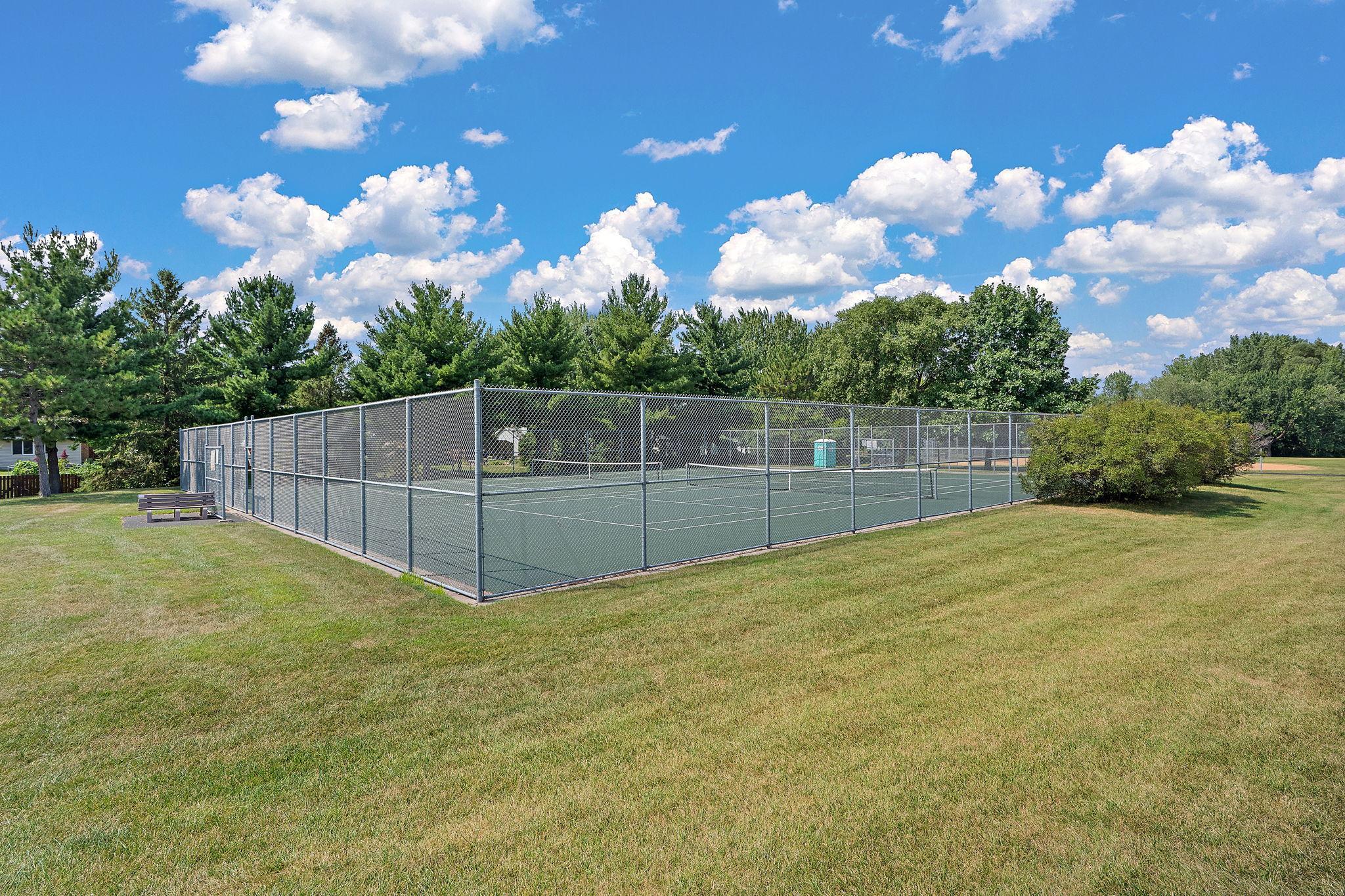 View of Residential at 1694 Hinton Trail, Oakdale MN 55128, Oakdale (38 of 42) - Mike Wilen | Minnesota Team Real Estate
