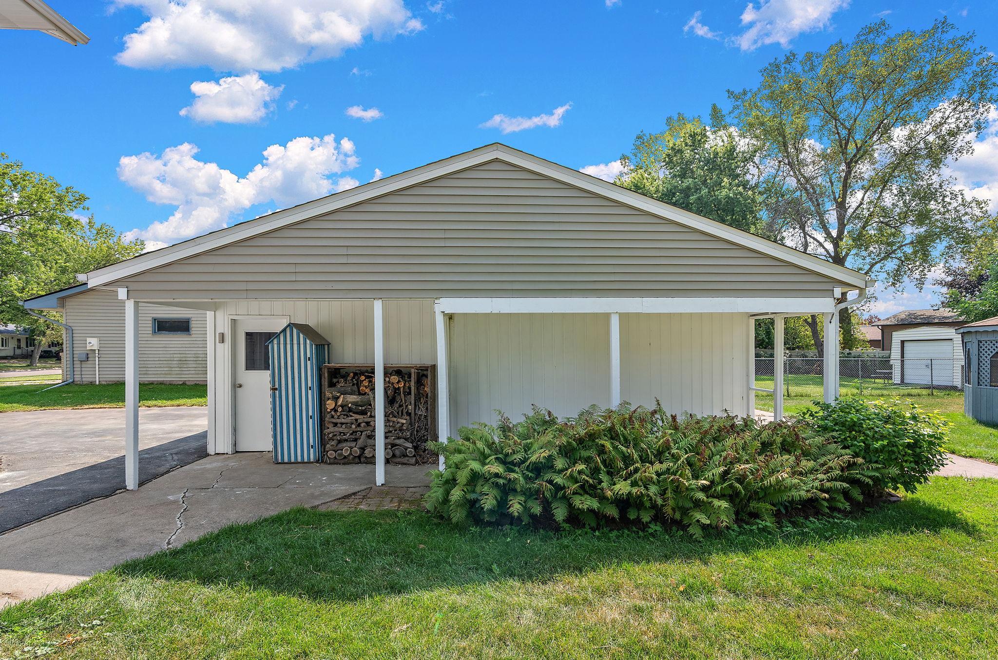 View of Residential at 1694 Hinton Trail, Oakdale MN 55128, Oakdale (35 of 42) - Mike Wilen | Minnesota Team Real Estate