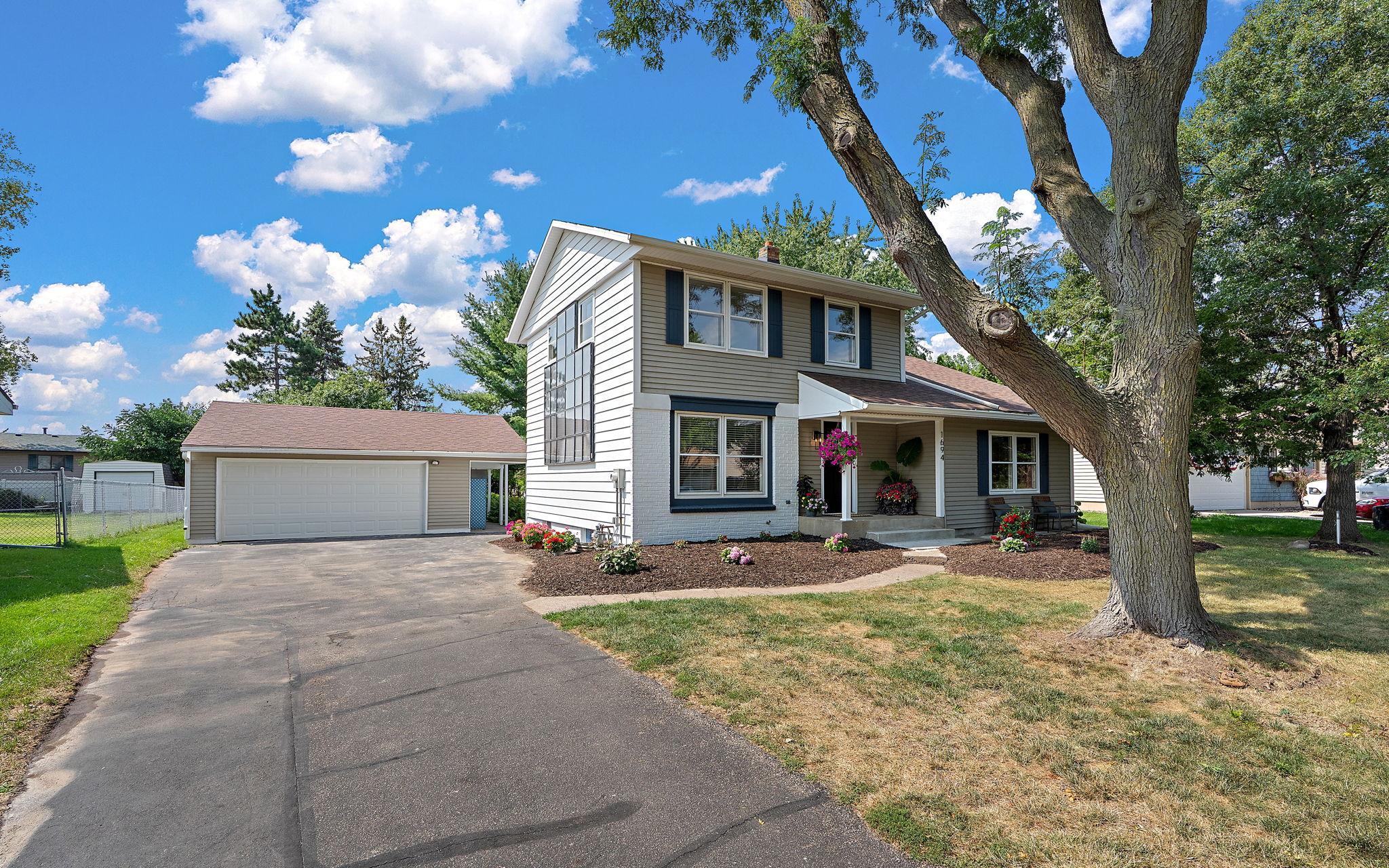 View of Residential at 1694 Hinton Trail, Oakdale MN 55128, Oakdale (28 of 42) - Mike Wilen | Minnesota Team Real Estate