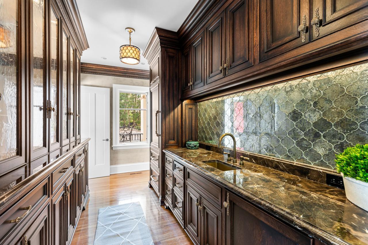 View of Residential at 2427 Lake Of The Isles Parkway, Minneapolis MN 55405, Minneapolis (12 of 33) - Mike Wilen | Minnesota Team Real Estate