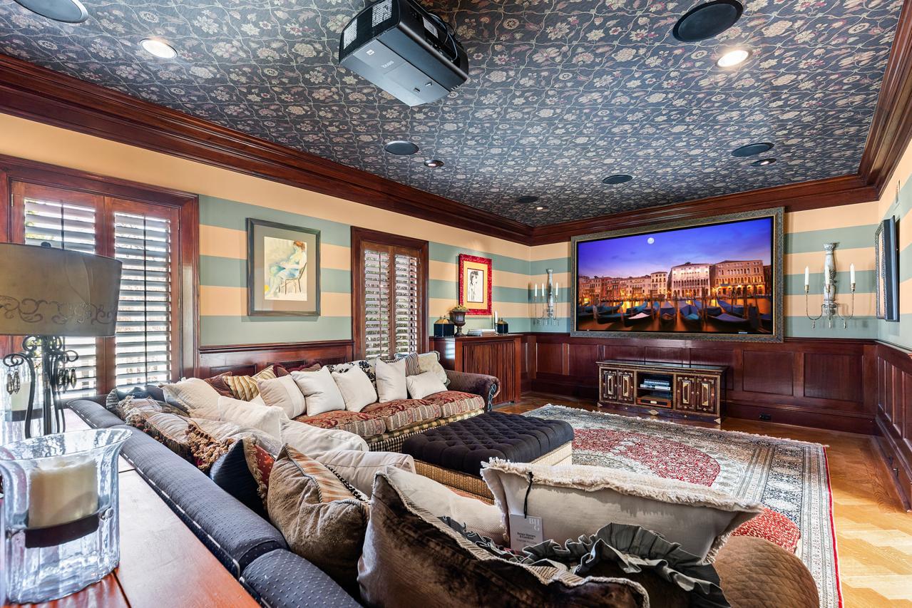 View of Residential at 2427 Lake Of The Isles Parkway, Minneapolis MN 55405, Minneapolis (13 of 33) - Mike Wilen | Minnesota Team Real Estate
