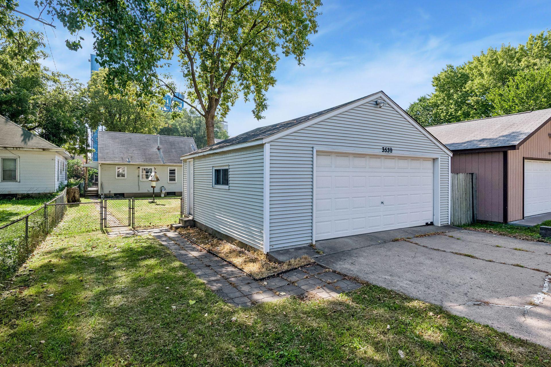 View of Residential at 3539 Snelling Avenue, Minneapolis MN 55406, Minneapolis (22 of 25) - Mike Wilen | Minnesota Team Real Estate