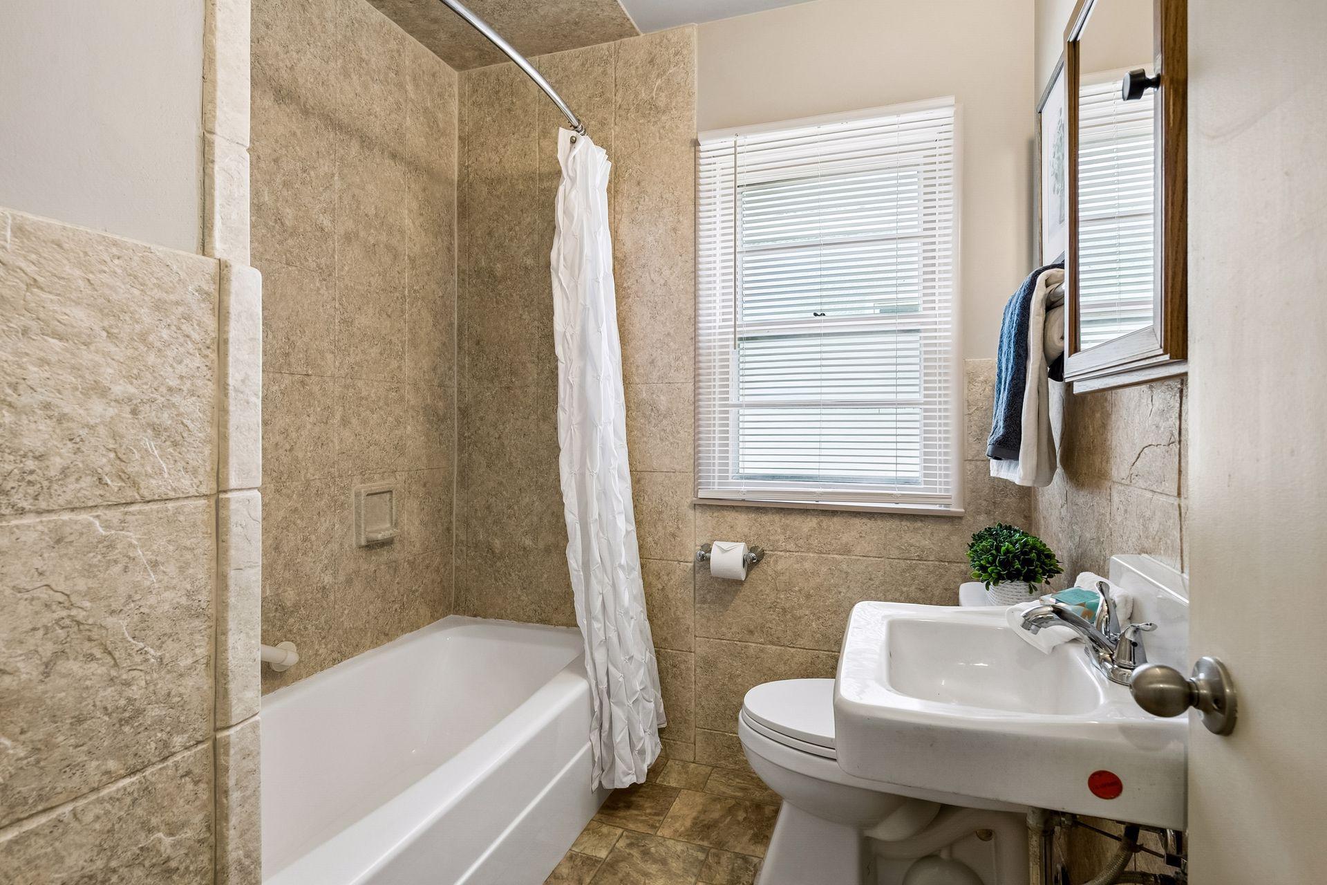 View of Residential at 3539 Snelling Avenue, Minneapolis MN 55406, Minneapolis (11 of 25) - Mike Wilen | Minnesota Team Real Estate