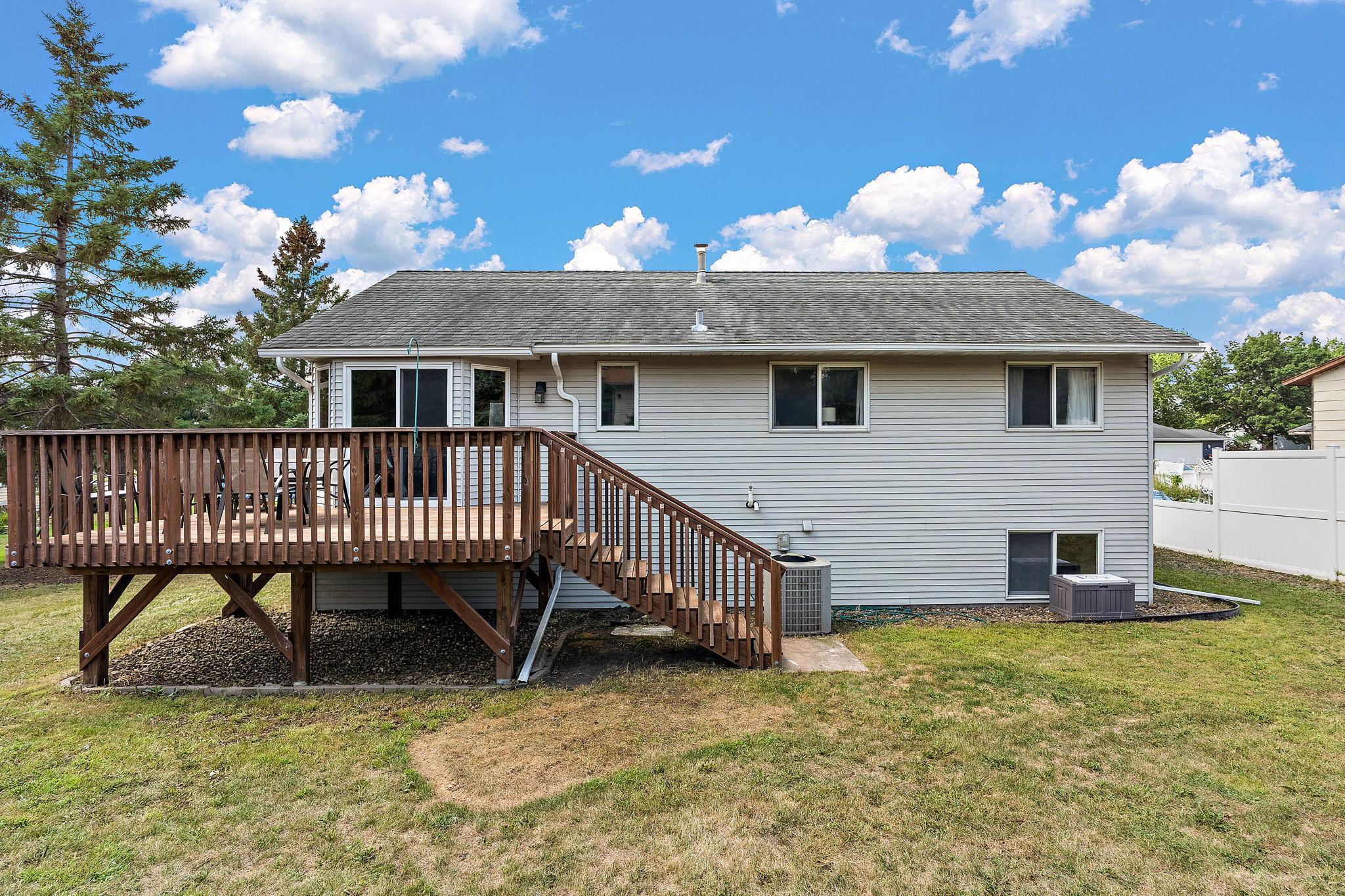 View of Residential at 1460 Laurel Avenue, Saint Paul Park MN 55071, Saint Paul Park (31 of 34) - Mike Wilen | Minnesota Team Real Estate