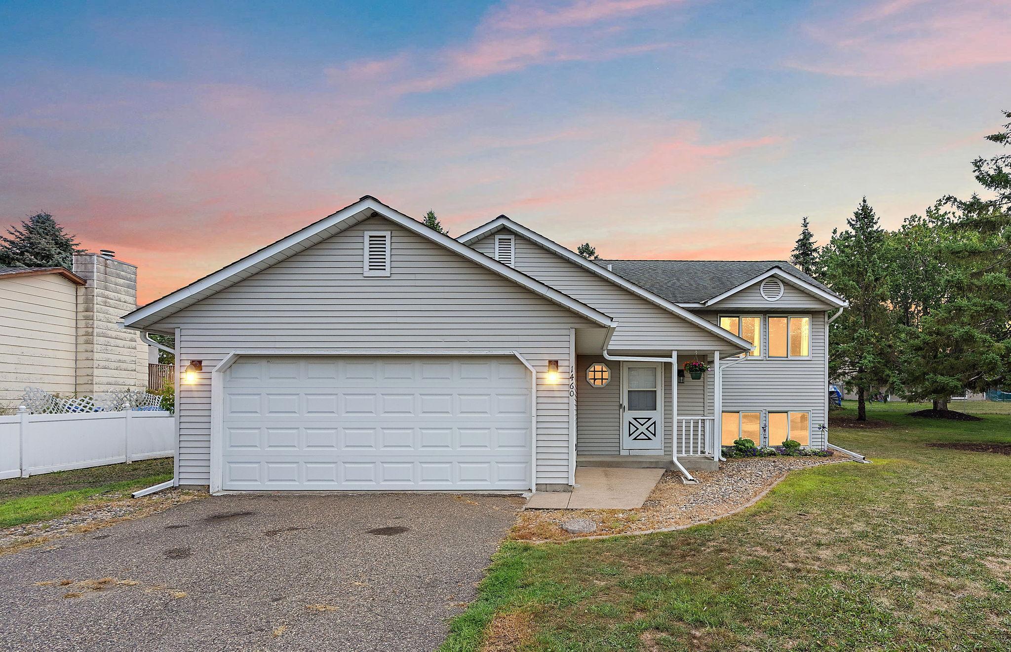 View of Single Family at 1460 Laurel Avenue, Saint Paul Park - Mike Wilen | Minnesota Team Real Estate