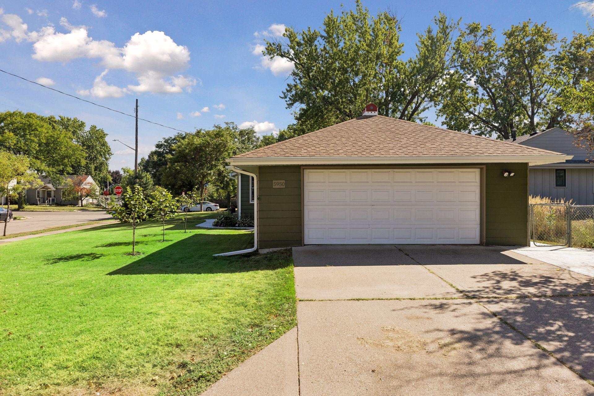 View of Residential at 5950 Upton Avenue, Minneapolis MN 55410, Minneapolis (37 of 39) - Mike Wilen | Minnesota Team Real Estate