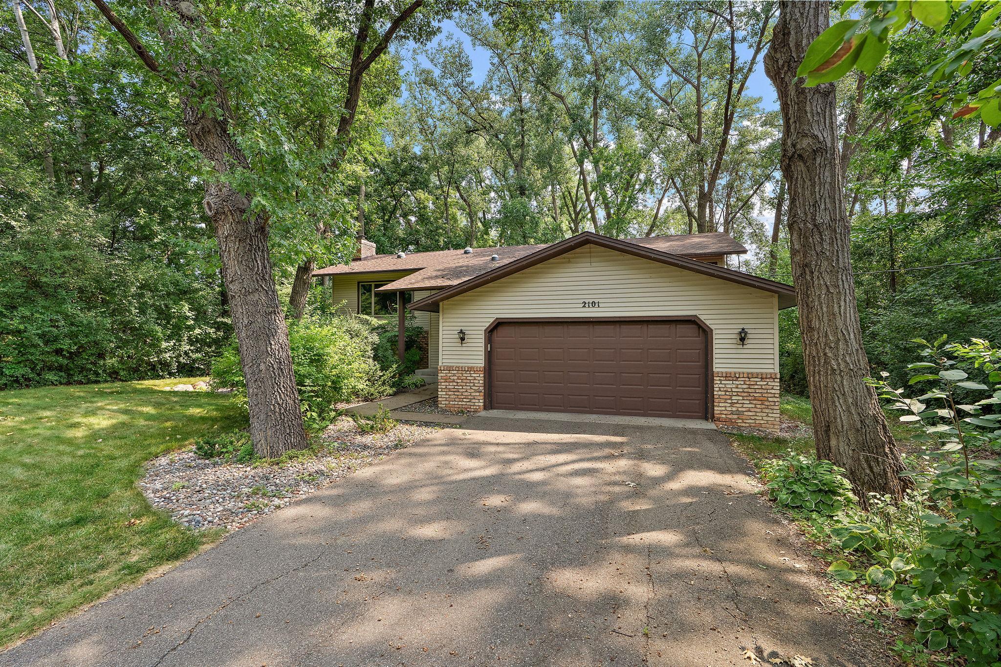 View of Residential at 2101 Sheridan Hills Road, Minnetonka MN 55391, Minnetonka - Mike Wilen | Minnesota Team Real Estate