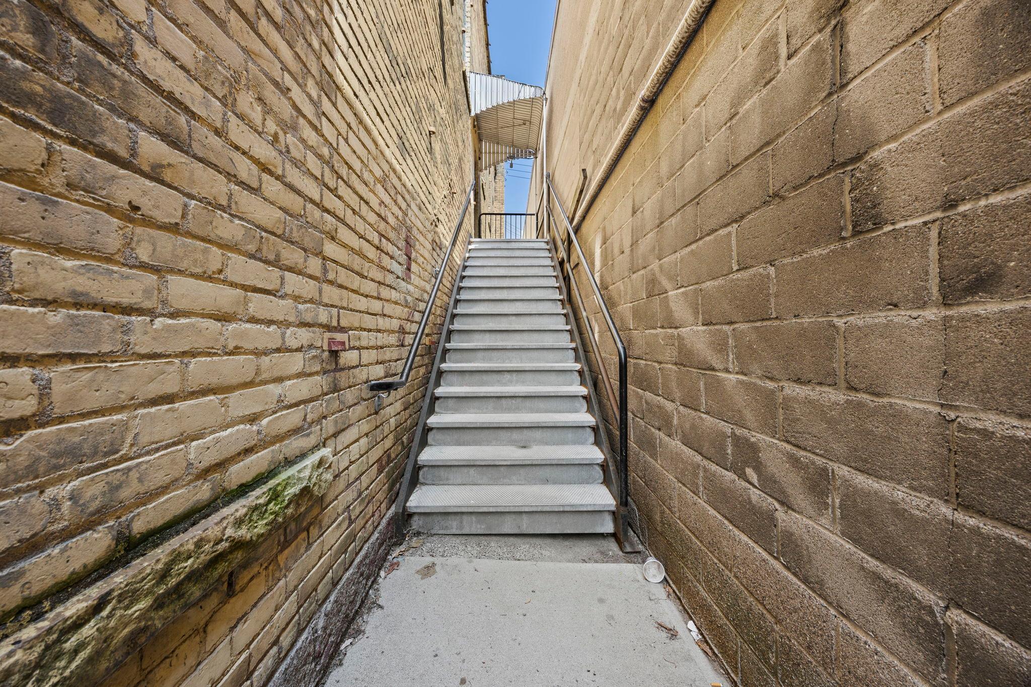 View of Commercial Sale at 1533 University Avenue, Saint Paul MN 55104, Saint Paul (23 of 28) - Mike Wilen | Minnesota Team Real Estate