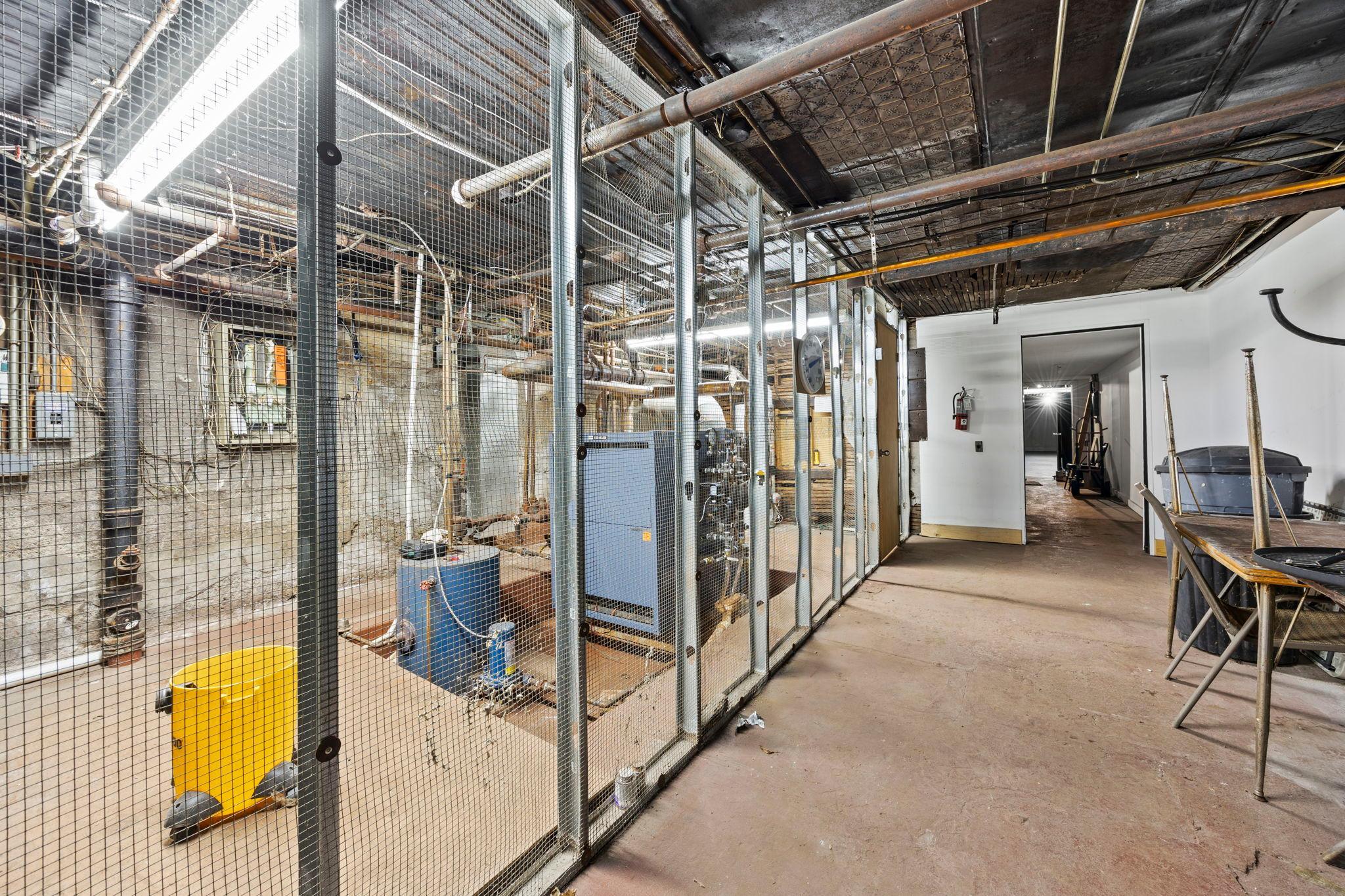 View of Commercial Sale at 1533 University Avenue, Saint Paul MN 55104, Saint Paul (22 of 28) - Mike Wilen | Minnesota Team Real Estate