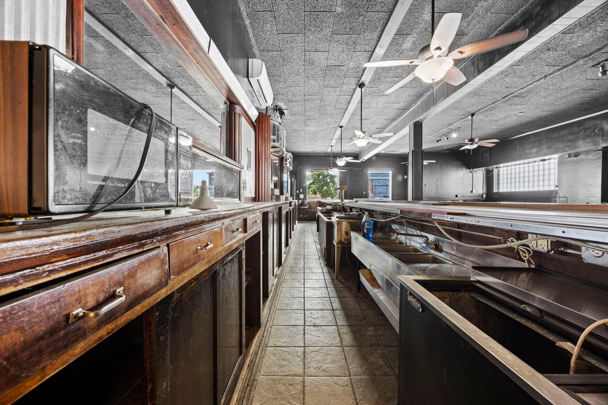 View of Commercial Sale at 1533 University Avenue, Saint Paul MN 55104, Saint Paul (9 of 28) - Mike Wilen | Minnesota Team Real Estate