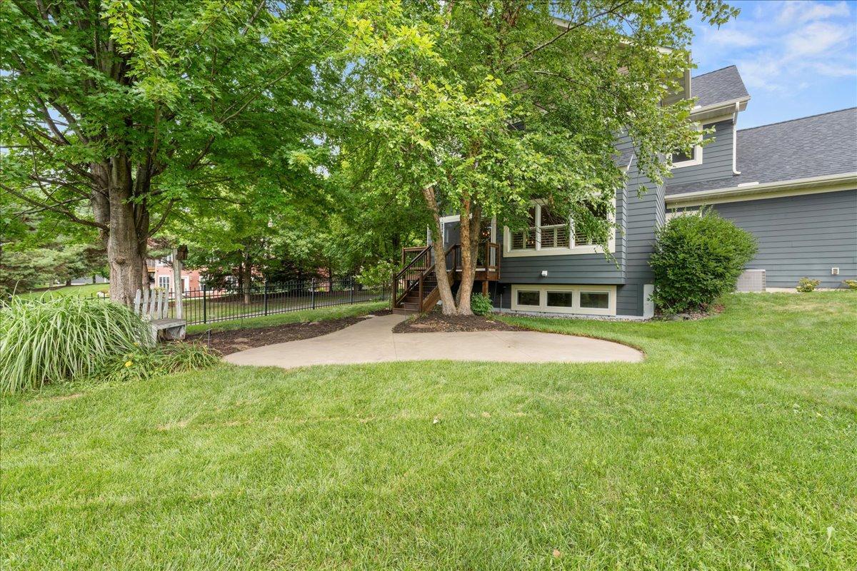 View of Residential at 11605 Ivywood Trail, Woodbury MN 55129, Woodbury (51 of 58) - Mike Wilen | Minnesota Team Real Estate