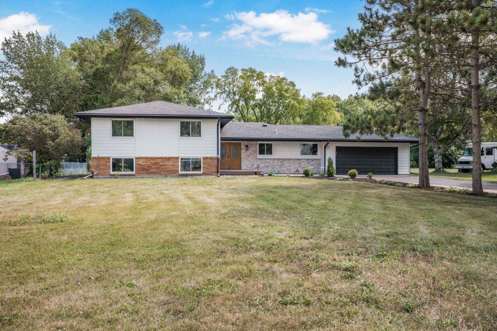 View of Residential at 2958 Vanderbie Street, Little Canada MN 55117, Little Canada (2 of 35) - Mike Wilen | Minnesota Team Real Estate