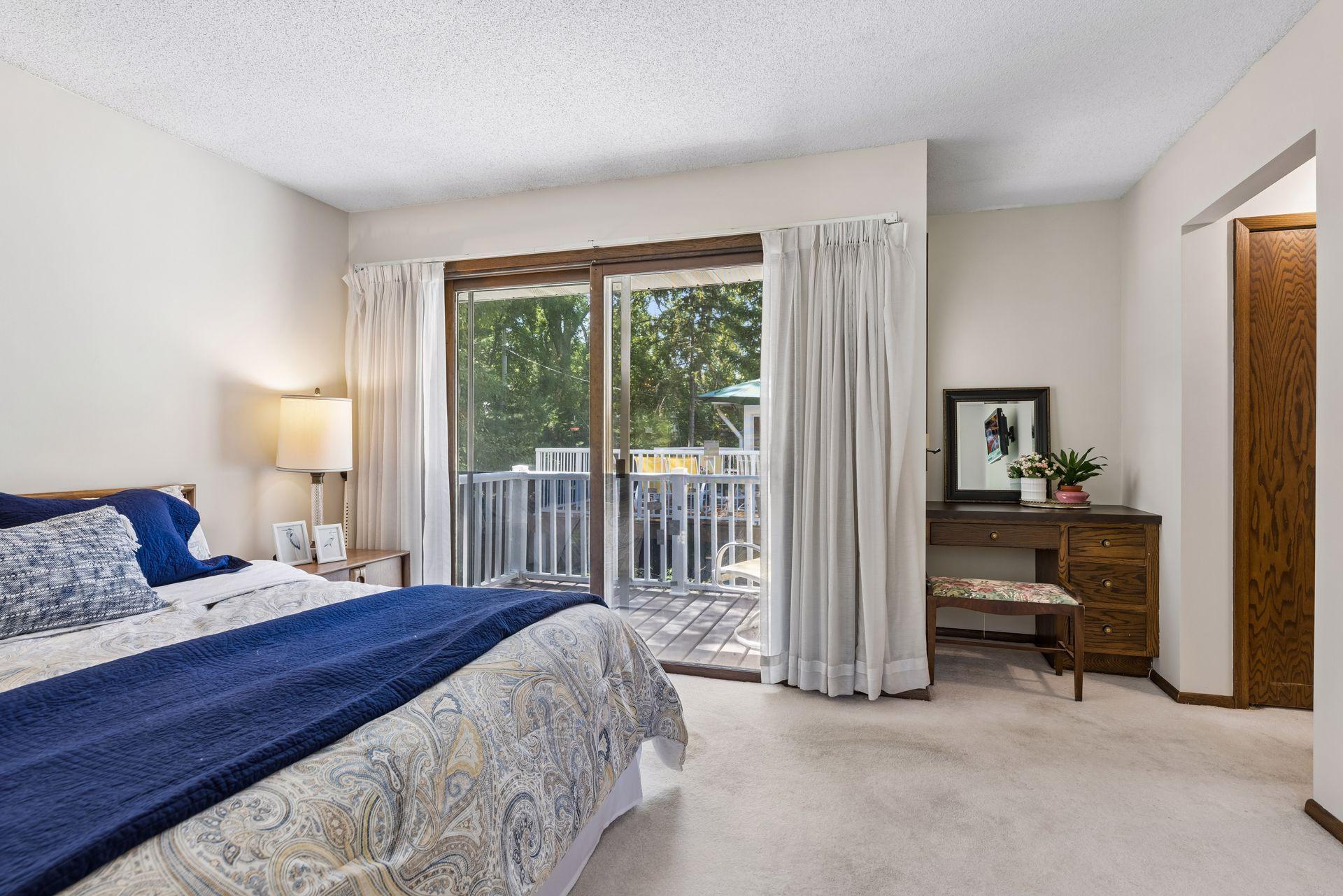 View of Residential at 12915 Lone Oak Drive, Minnetonka MN 55305, Minnetonka (19 of 44) - Mike Wilen | Minnesota Team Real Estate