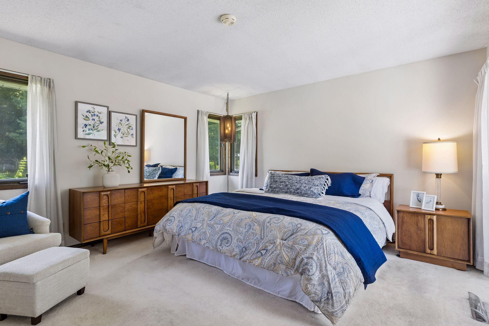 View of Residential at 12915 Lone Oak Drive, Minnetonka MN 55305, Minnetonka (18 of 44) - Mike Wilen | Minnesota Team Real Estate