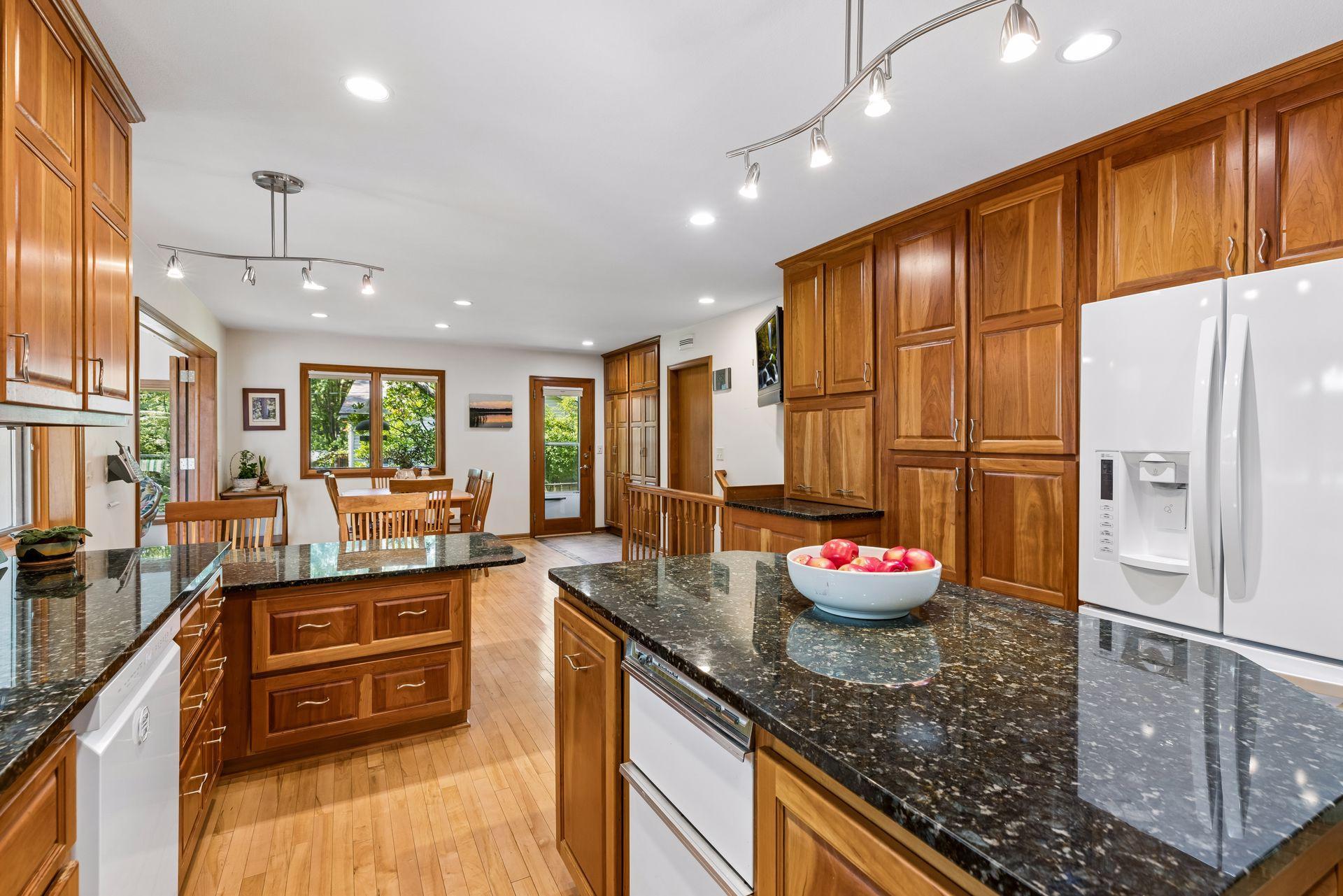 View of Residential at 12915 Lone Oak Drive, Minnetonka MN 55305, Minnetonka (5 of 44) - Mike Wilen | Minnesota Team Real Estate