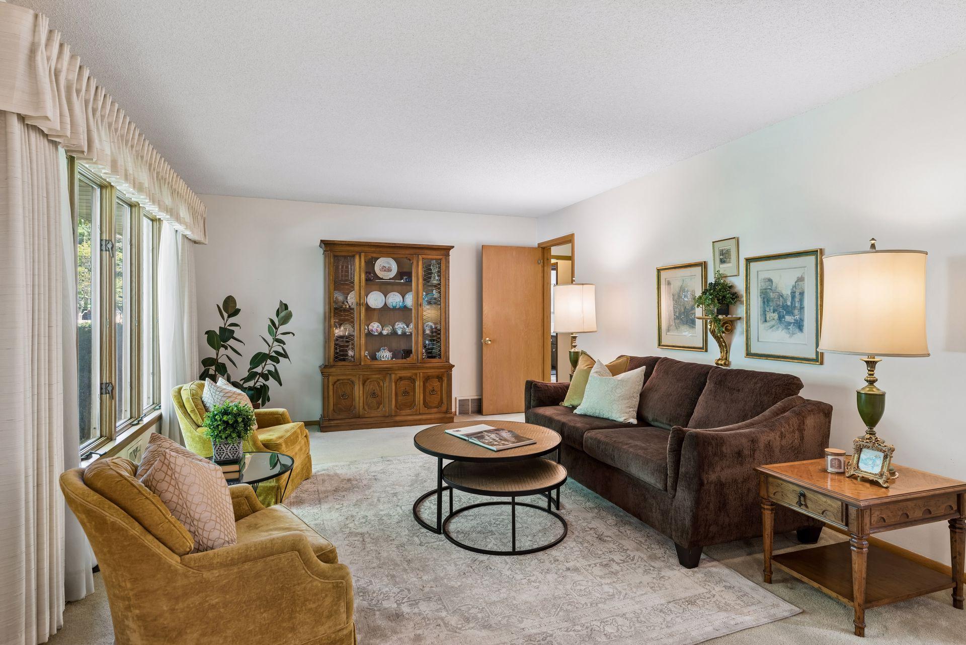 View of Residential at 12915 Lone Oak Drive, Minnetonka MN 55305, Minnetonka (14 of 44) - Mike Wilen | Minnesota Team Real Estate