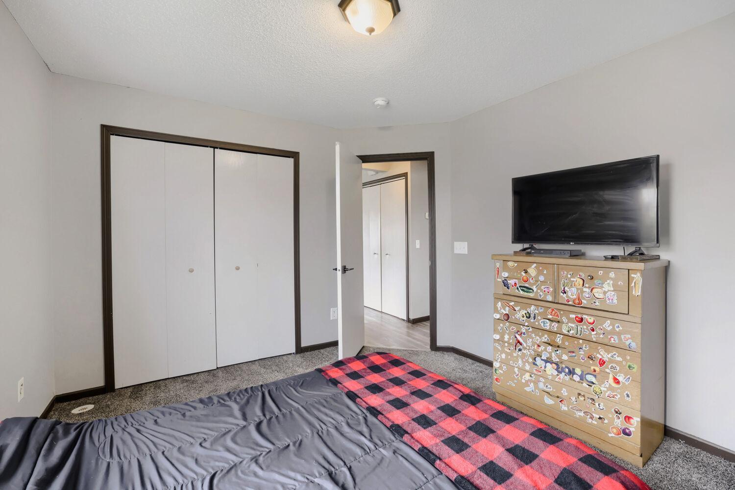 View of Residential at 15663 Finch Avenue, Apple Valley MN 55124, Apple Valley (19 of 29) - Mike Wilen | Minnesota Team Real Estate