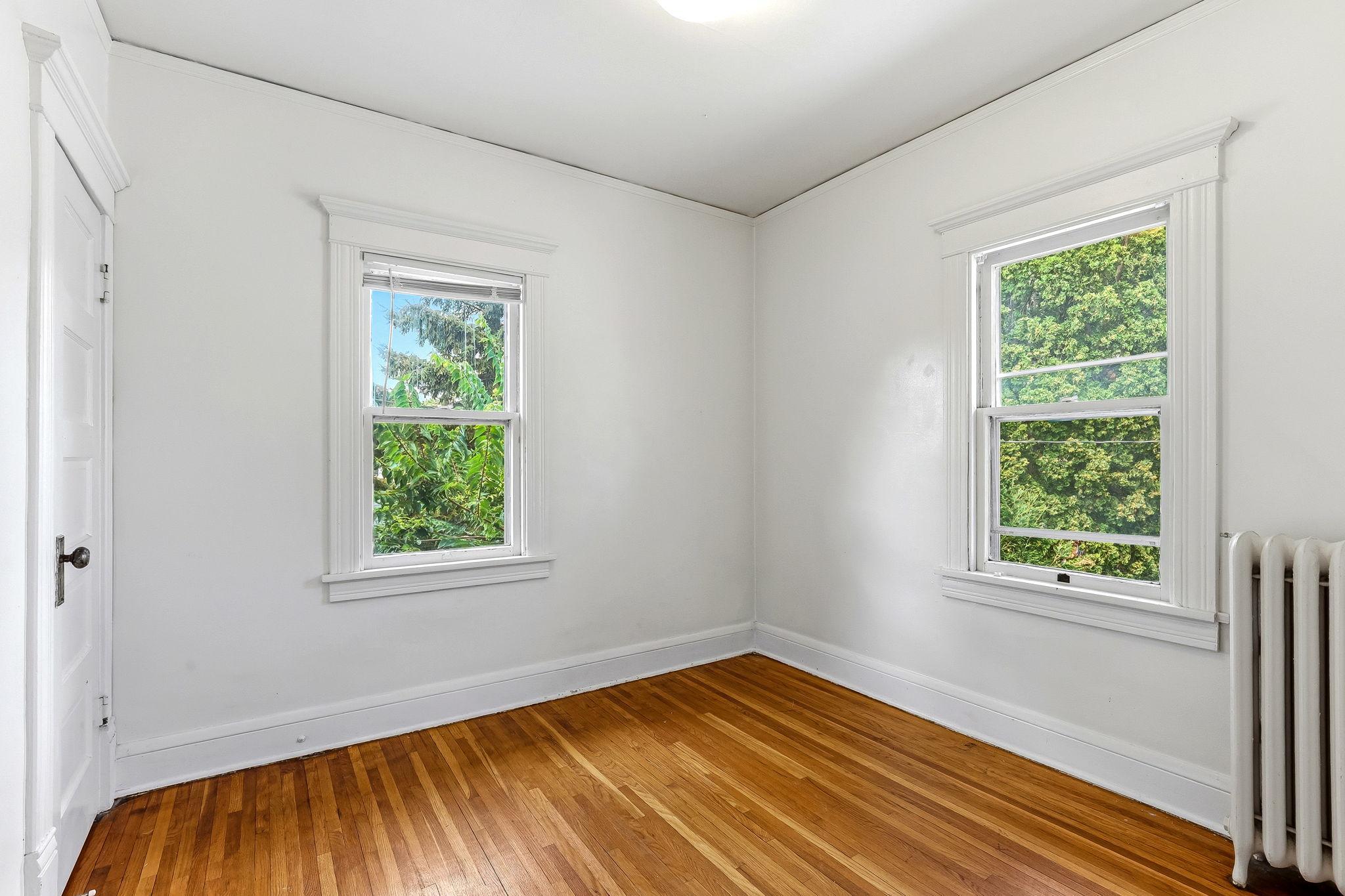 View of Residential Income at 256 Russell Avenue, Minneapolis MN 55405, Minneapolis (14 of 37) - Mike Wilen | Minnesota Team Real Estate
