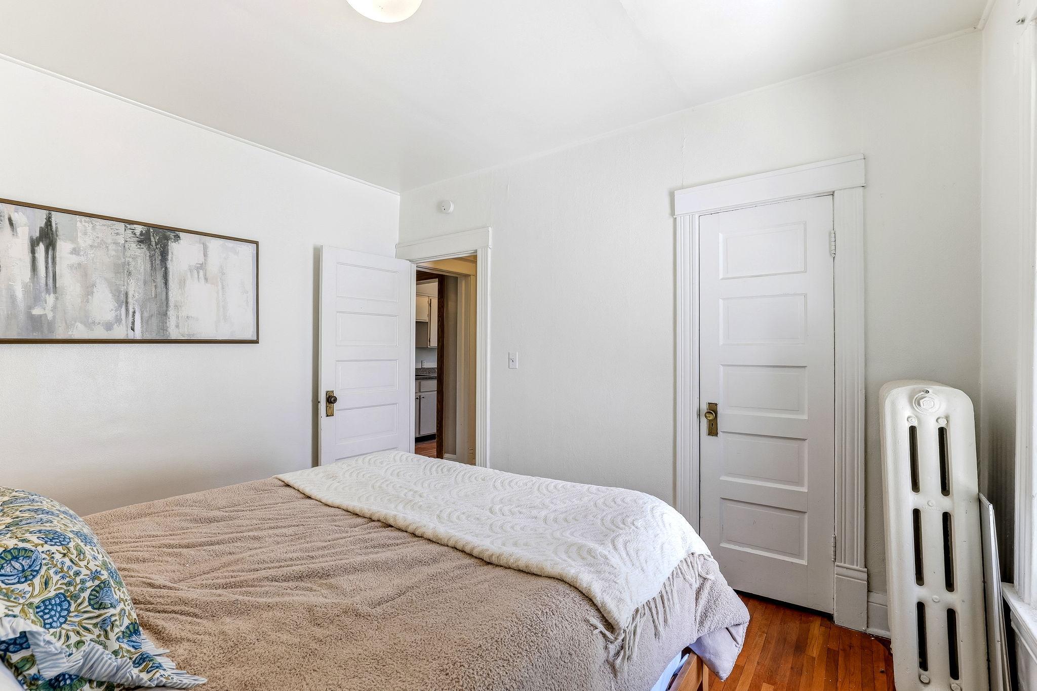 View of Residential Income at 256 Russell Avenue, Minneapolis MN 55405, Minneapolis (13 of 37) - Mike Wilen | Minnesota Team Real Estate