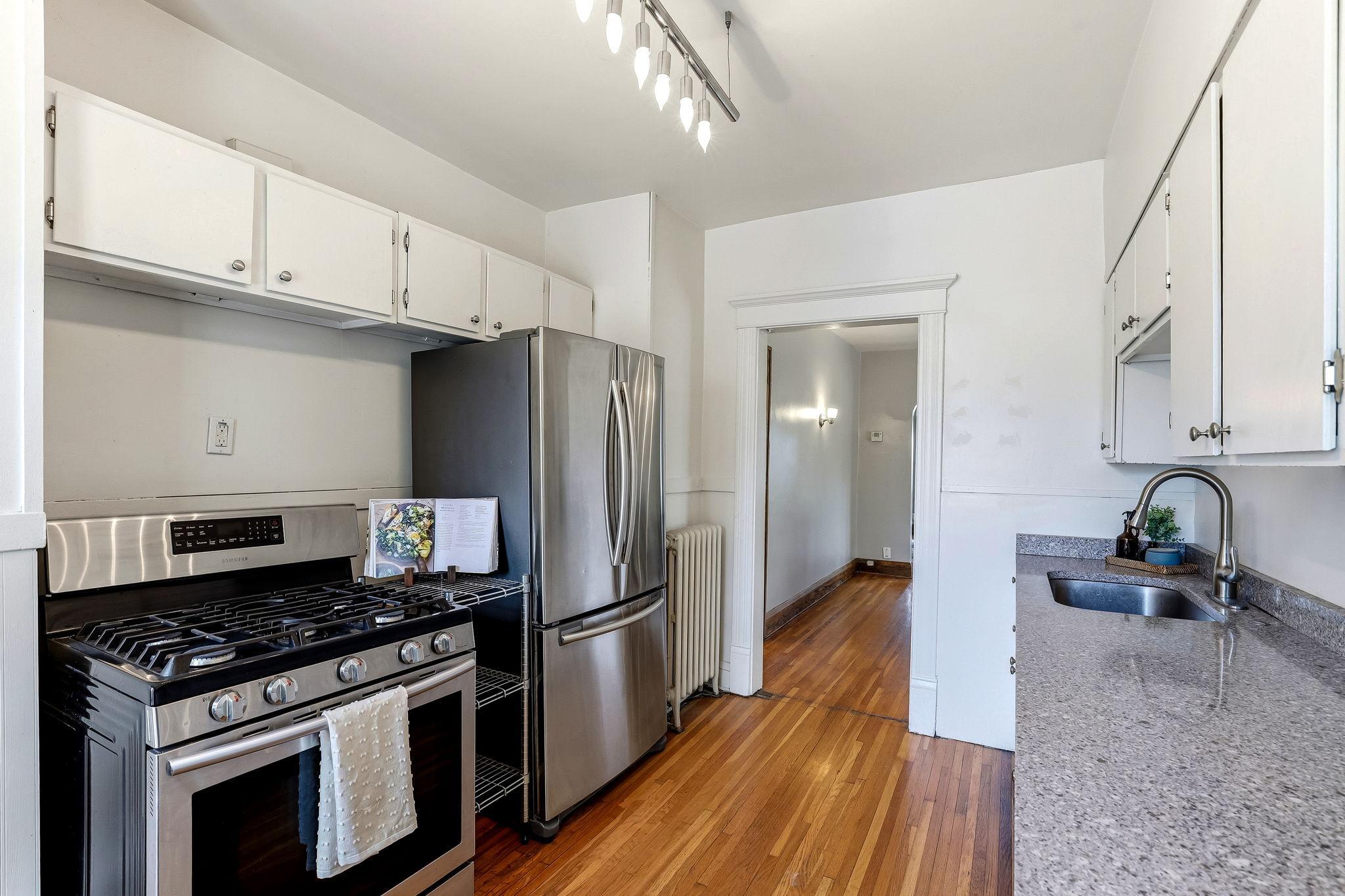 View of Residential Income at 256 Russell Avenue, Minneapolis MN 55405, Minneapolis (8 of 37) - Mike Wilen | Minnesota Team Real Estate