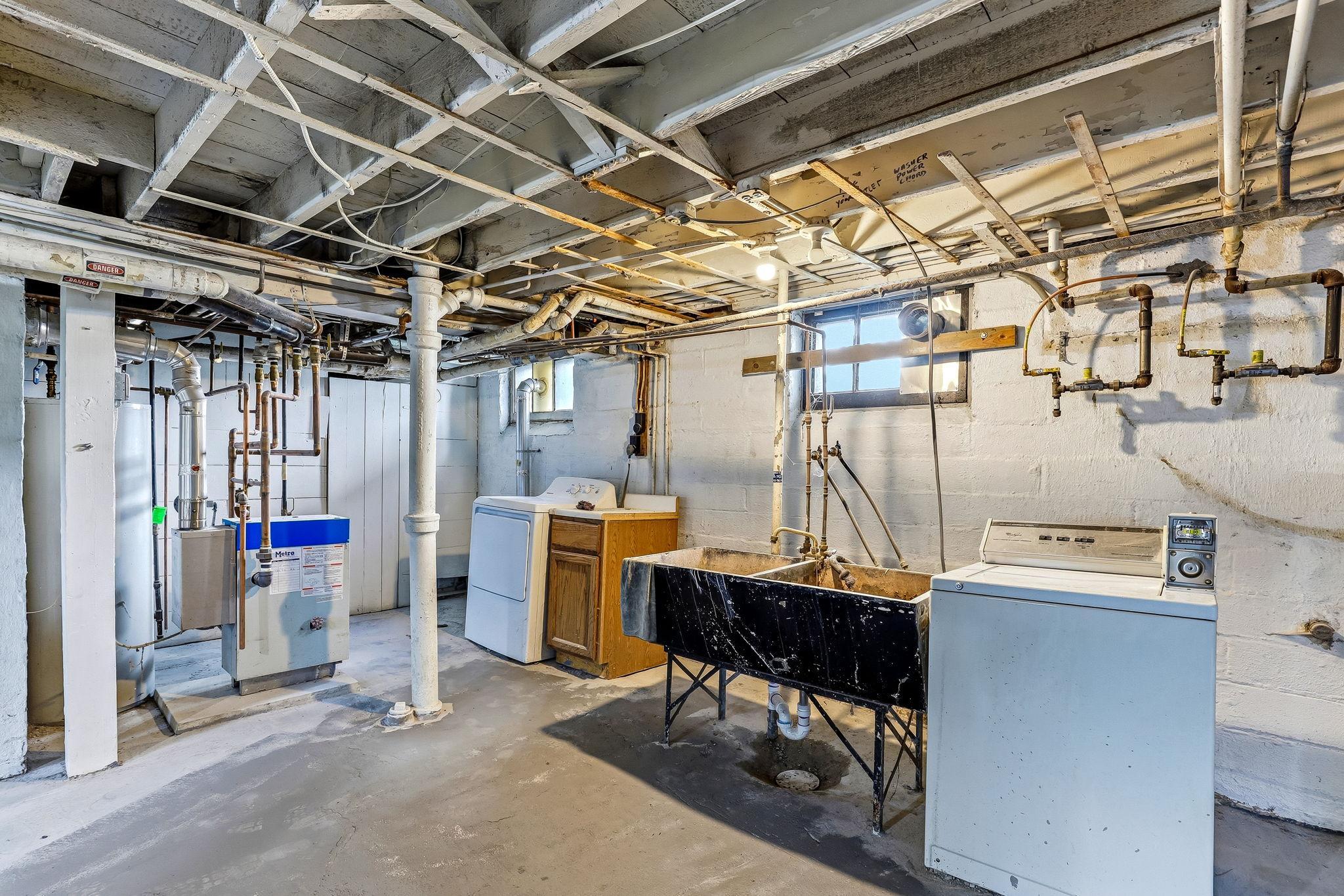 View of Residential Income at 256 Russell Avenue, Minneapolis MN 55405, Minneapolis (29 of 37) - Mike Wilen | Minnesota Team Real Estate