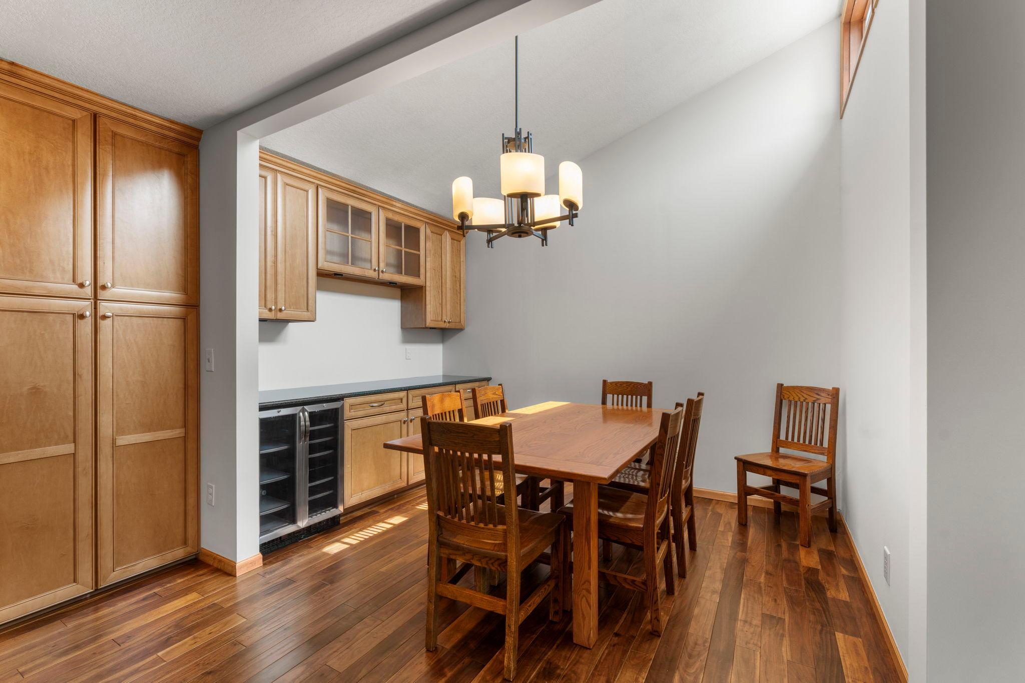 View of Residential at 9725 Queen Road, Bloomington MN 55431, Bloomington (11 of 27) - Mike Wilen | Minnesota Team Real Estate