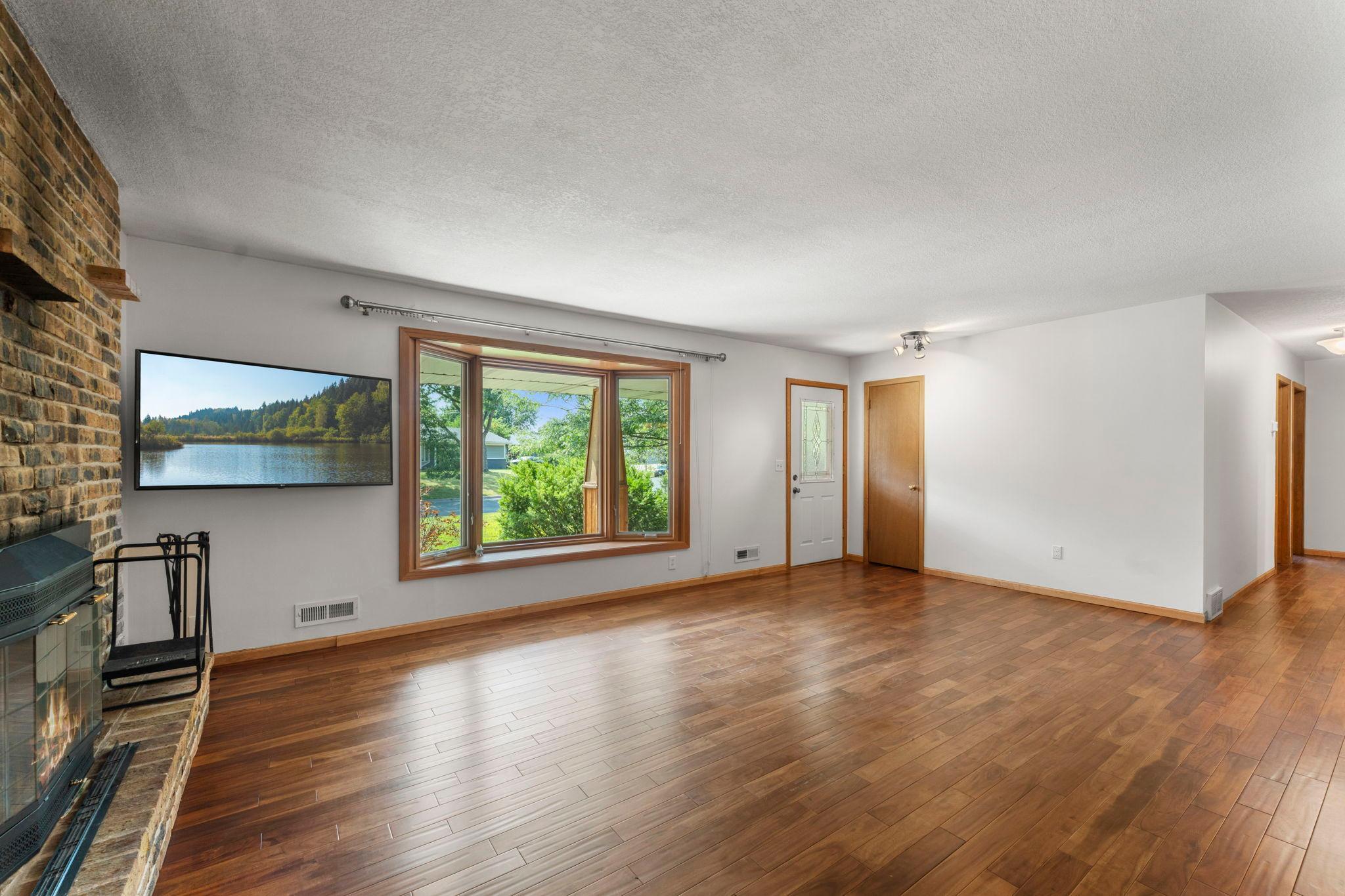 View of Residential at 9725 Queen Road, Bloomington MN 55431, Bloomington (4 of 27) - Mike Wilen | Minnesota Team Real Estate