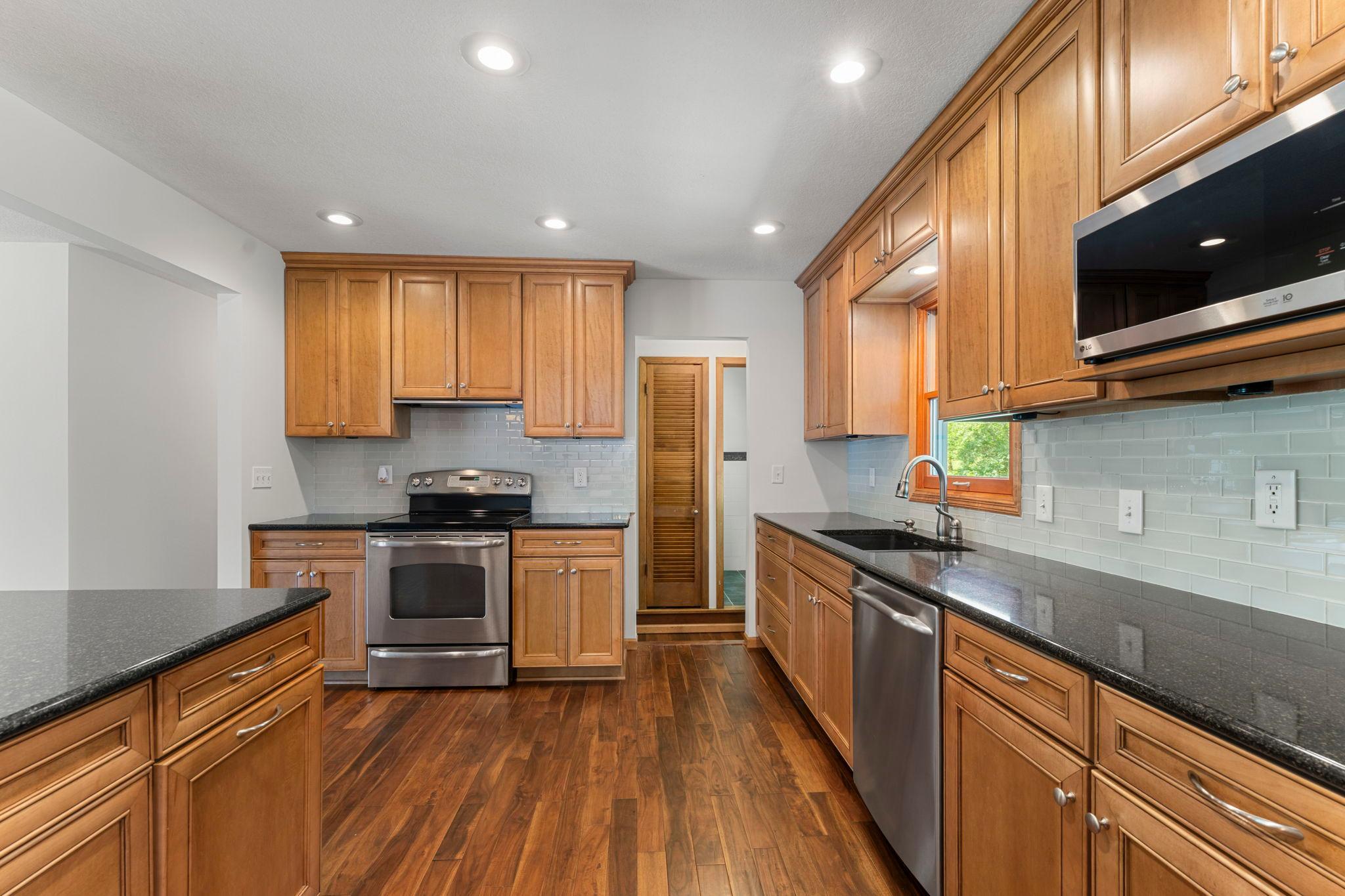 View of Residential at 9725 Queen Road, Bloomington MN 55431, Bloomington (9 of 27) - Mike Wilen | Minnesota Team Real Estate