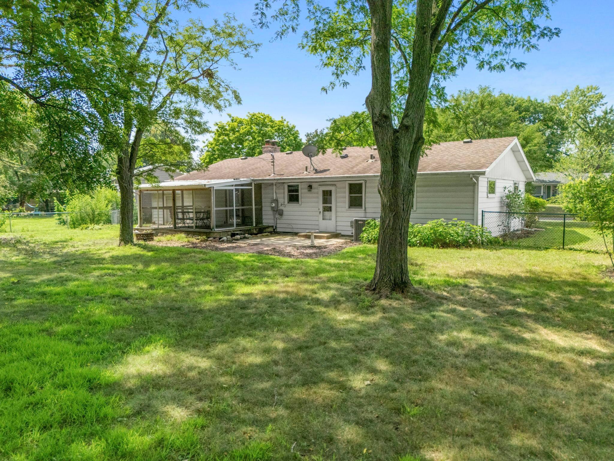 View of Residential at 9725 Queen Road, Bloomington MN 55431, Bloomington (25 of 27) - Mike Wilen | Minnesota Team Real Estate