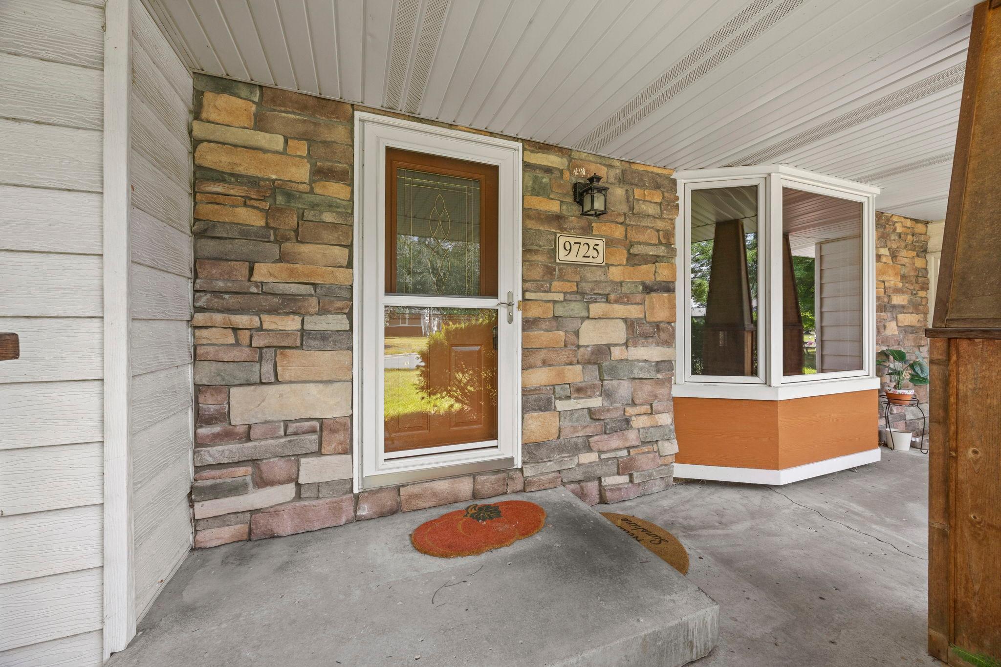 View of Residential at 9725 Queen Road, Bloomington MN 55431, Bloomington (24 of 27) - Mike Wilen | Minnesota Team Real Estate