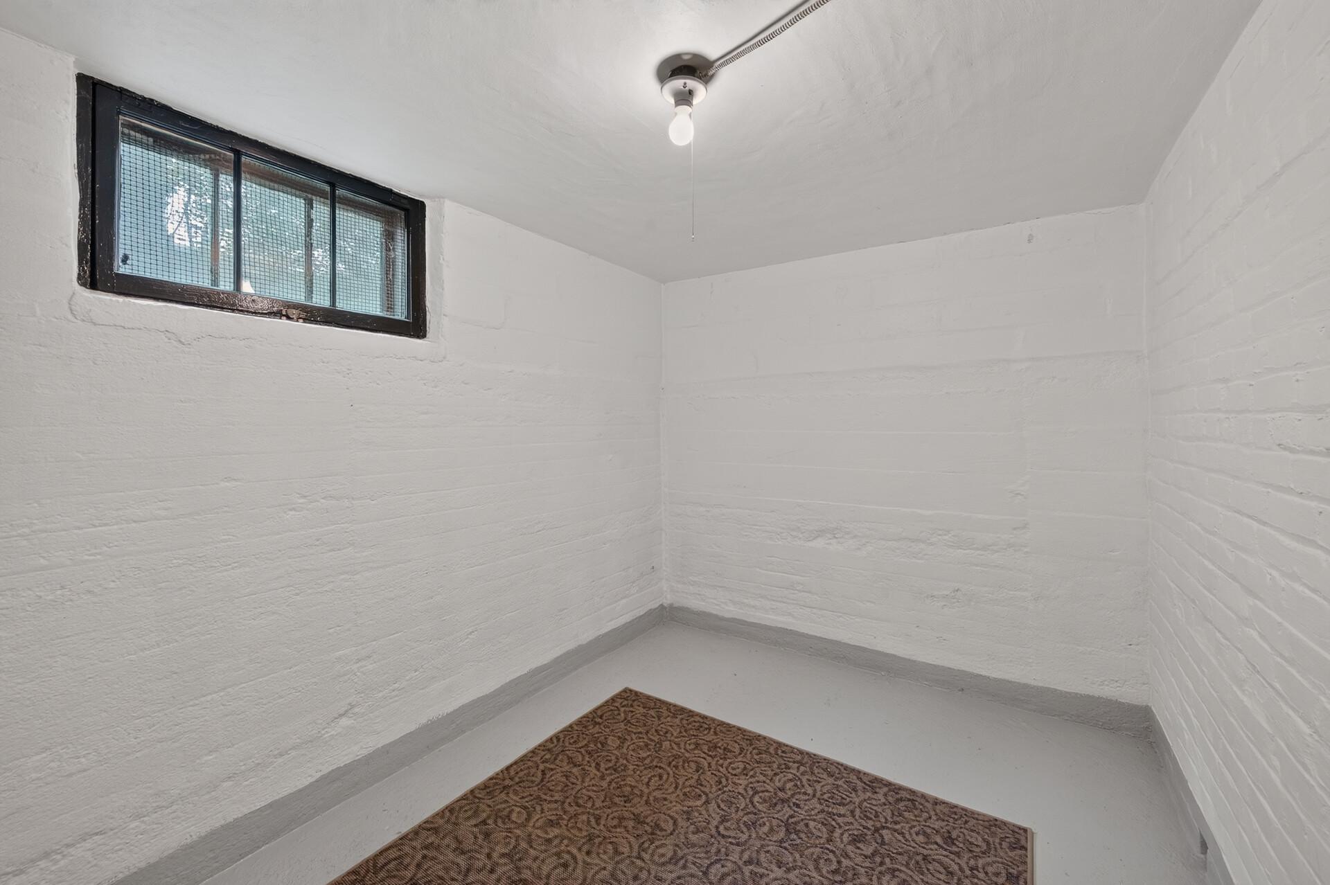 View of Residential at 2162 Dayton Avenue, Saint Paul MN 55104, Saint Paul (54 of 63) - Mike Wilen | Minnesota Team Real Estate
