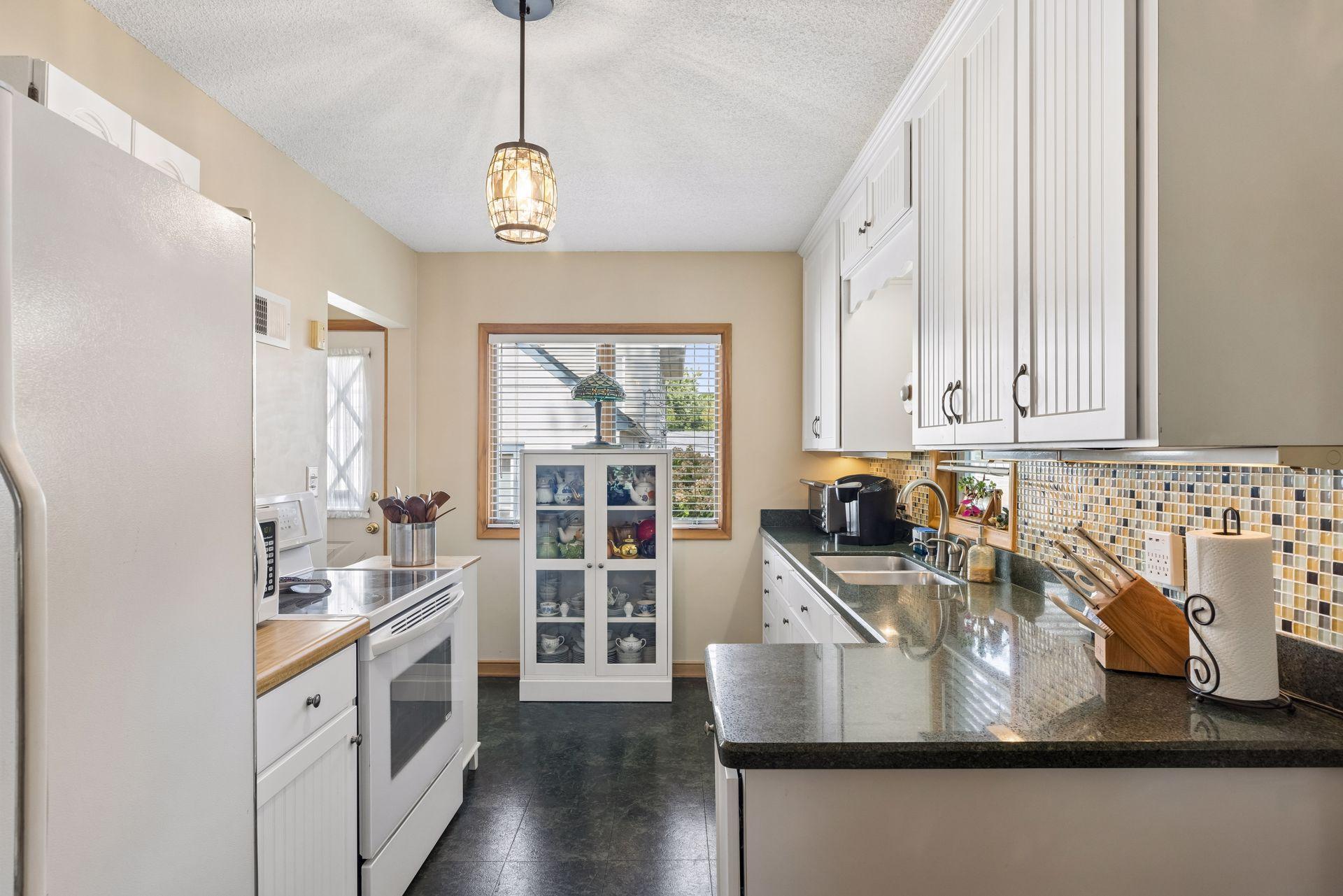 View of Residential at 1190 Ottawa Avenue, West Saint Paul MN 55118, West Saint Paul (12 of 39) - Mike Wilen | Minnesota Team Real Estate