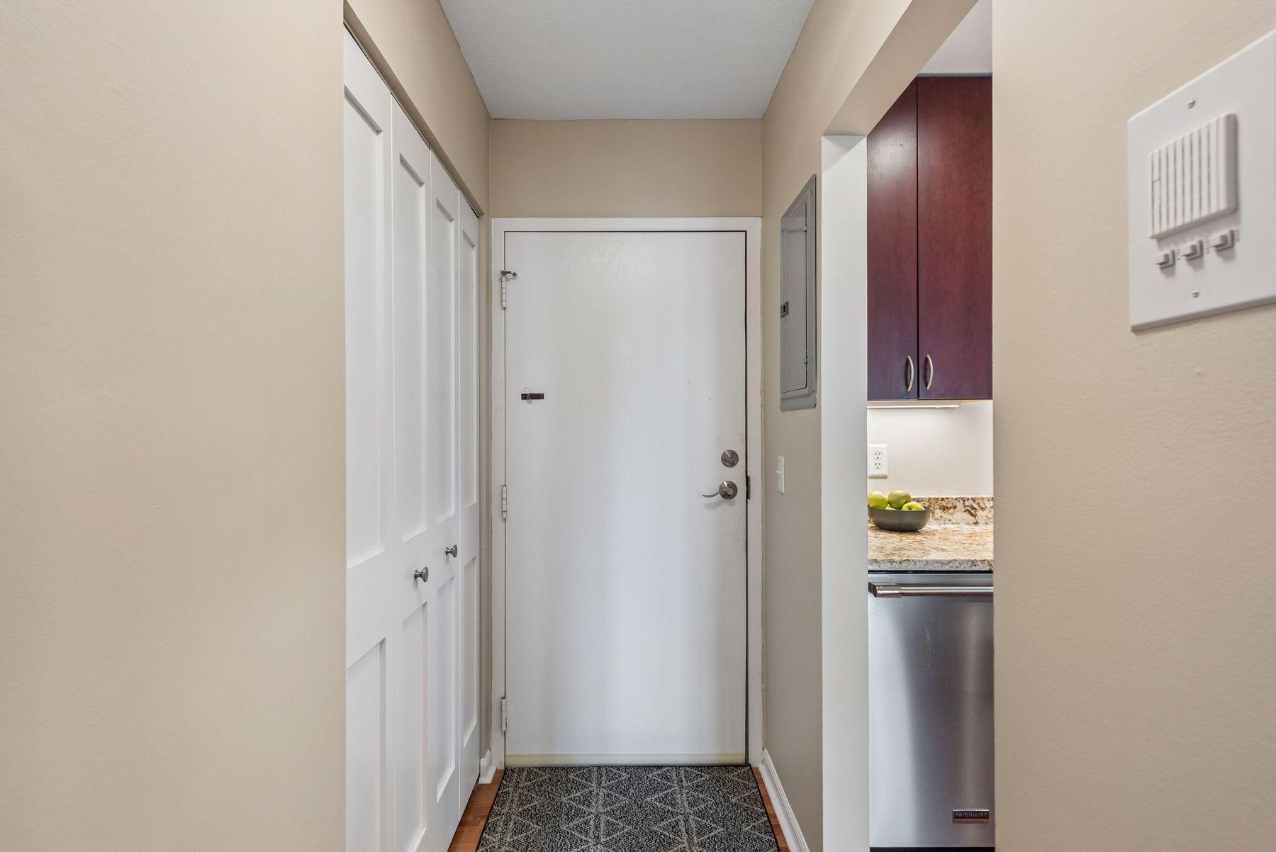 View of Residential at 3150 Excelsior Boulevard #401, Minneapolis MN 55416, Minneapolis (16 of 18) - Mike Wilen | Minnesota Team Real Estate
